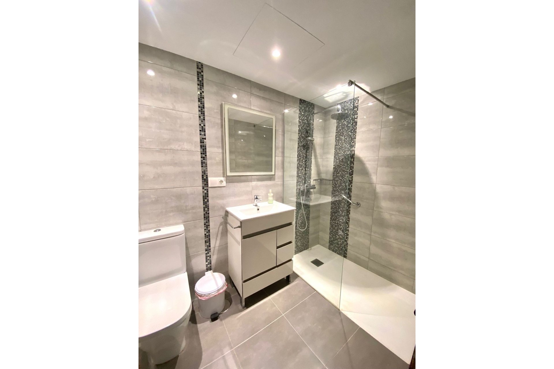 Resale - Apartment - Middle Floor Apartment - Fuengirola - Fuengirola Centro