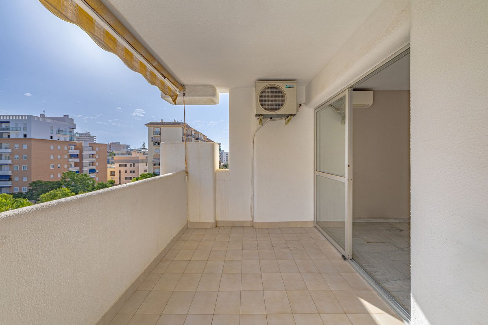Resale - Apartment - Middle Floor Apartment - Fuengirola - Fuengirola Centro