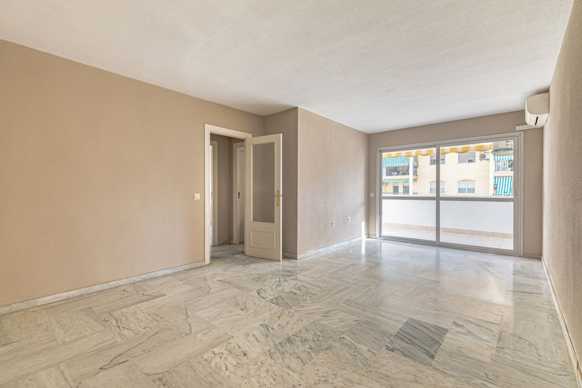 Resale - Apartment - Middle Floor Apartment - Fuengirola - Fuengirola Centro