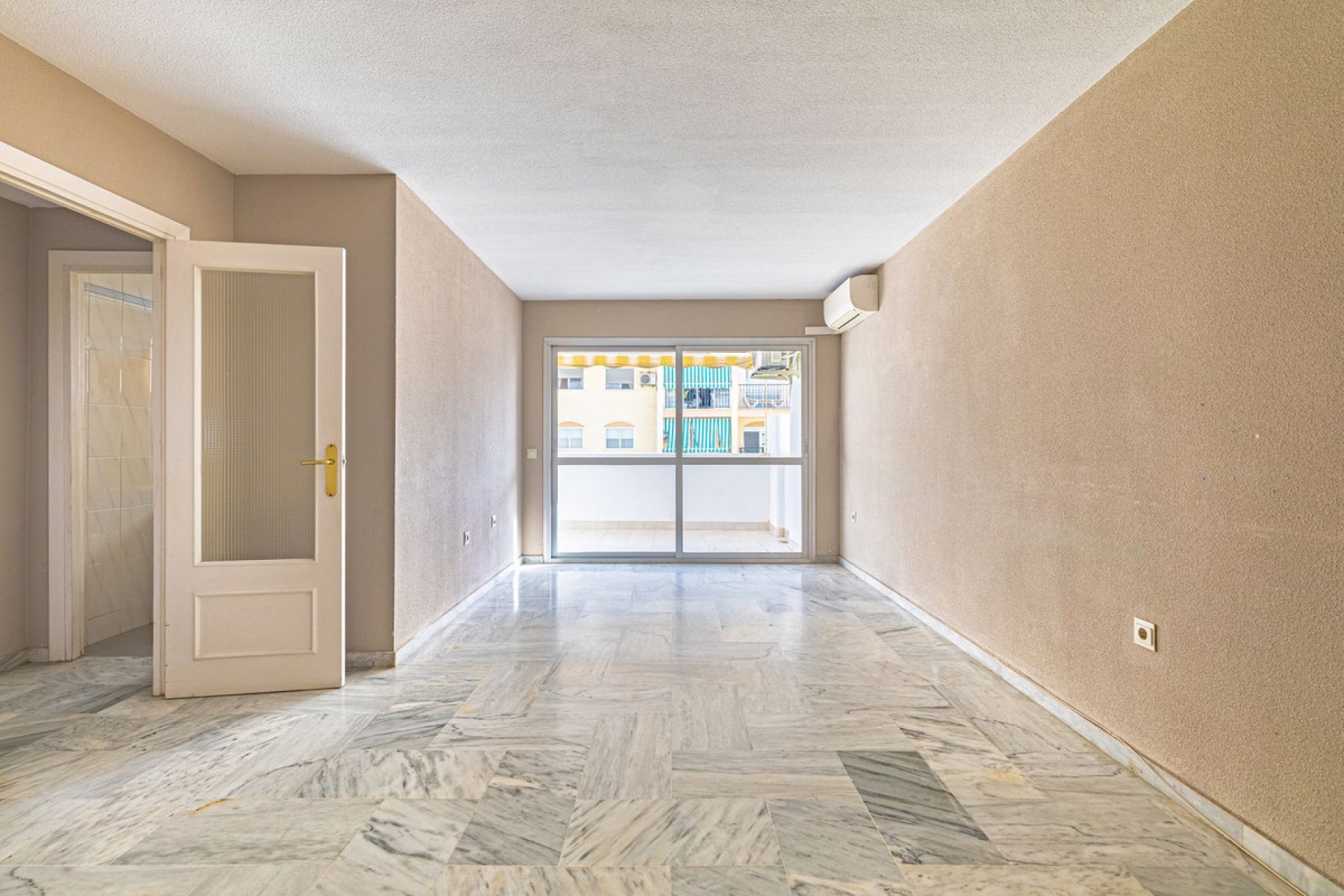 Resale - Apartment - Middle Floor Apartment - Fuengirola - Fuengirola Centro