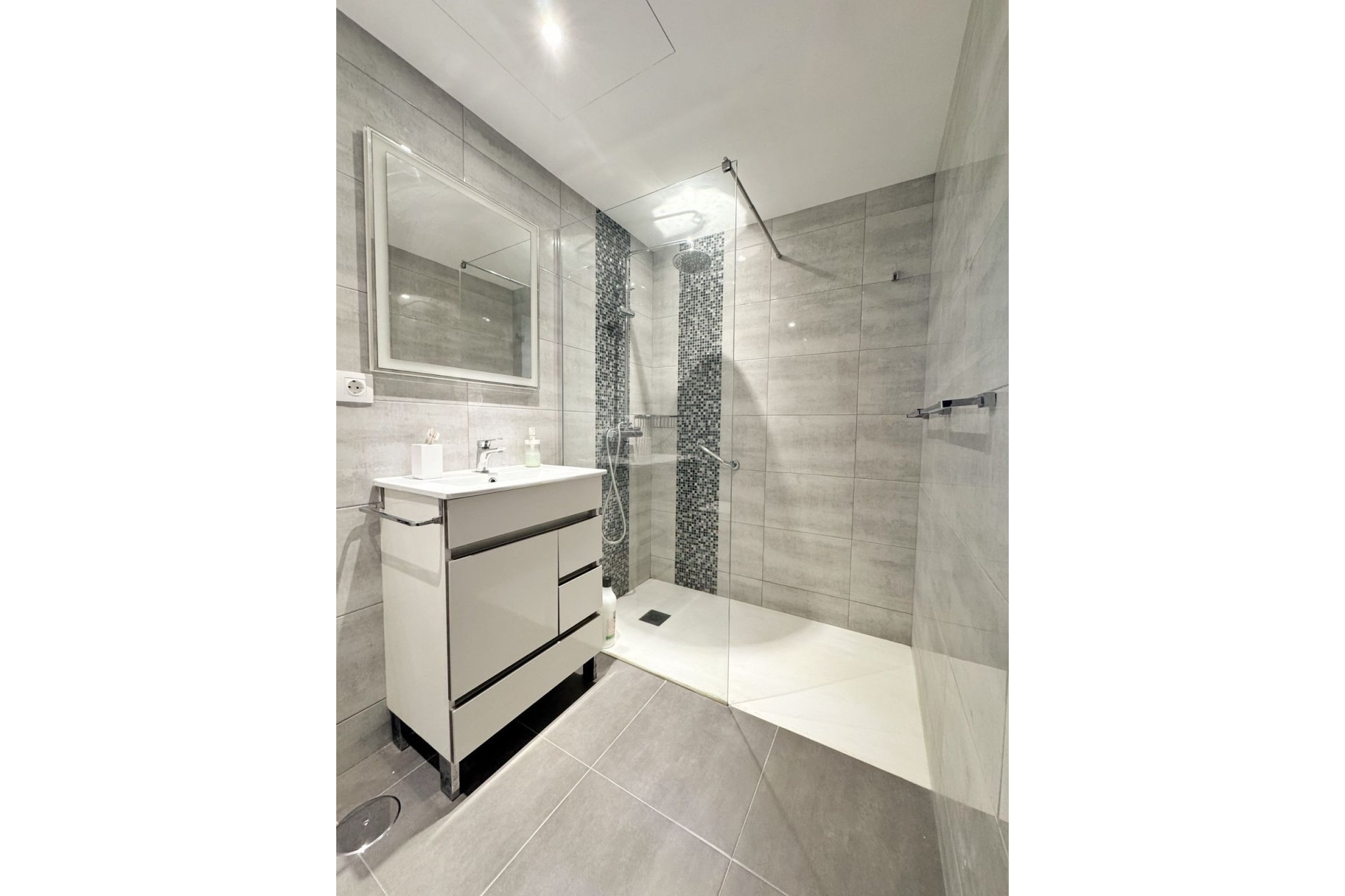 Resale - Apartment - Middle Floor Apartment - Fuengirola - Fuengirola Centro