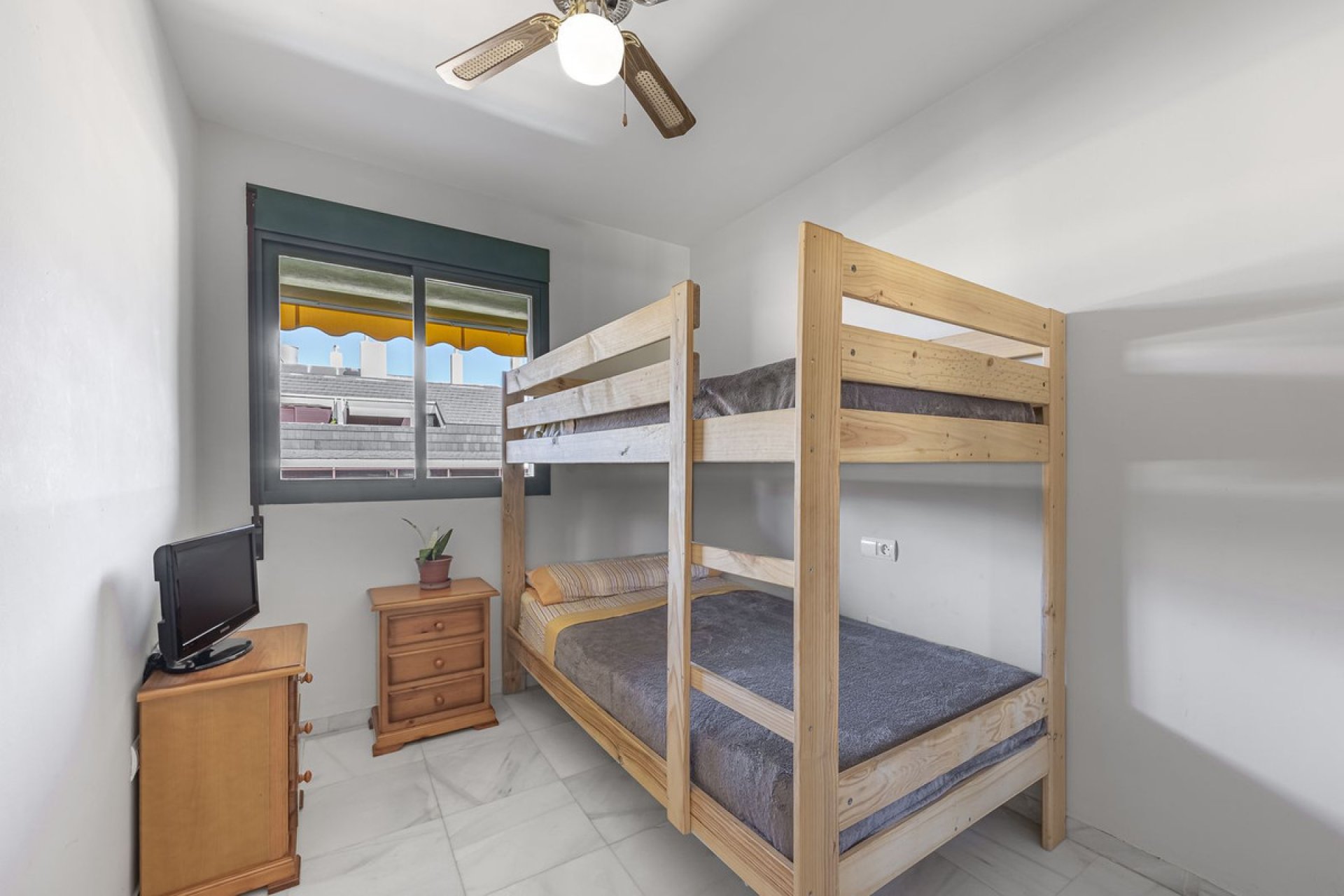 Resale - Apartment - Middle Floor Apartment - Fuengirola - Fuengirola Centro