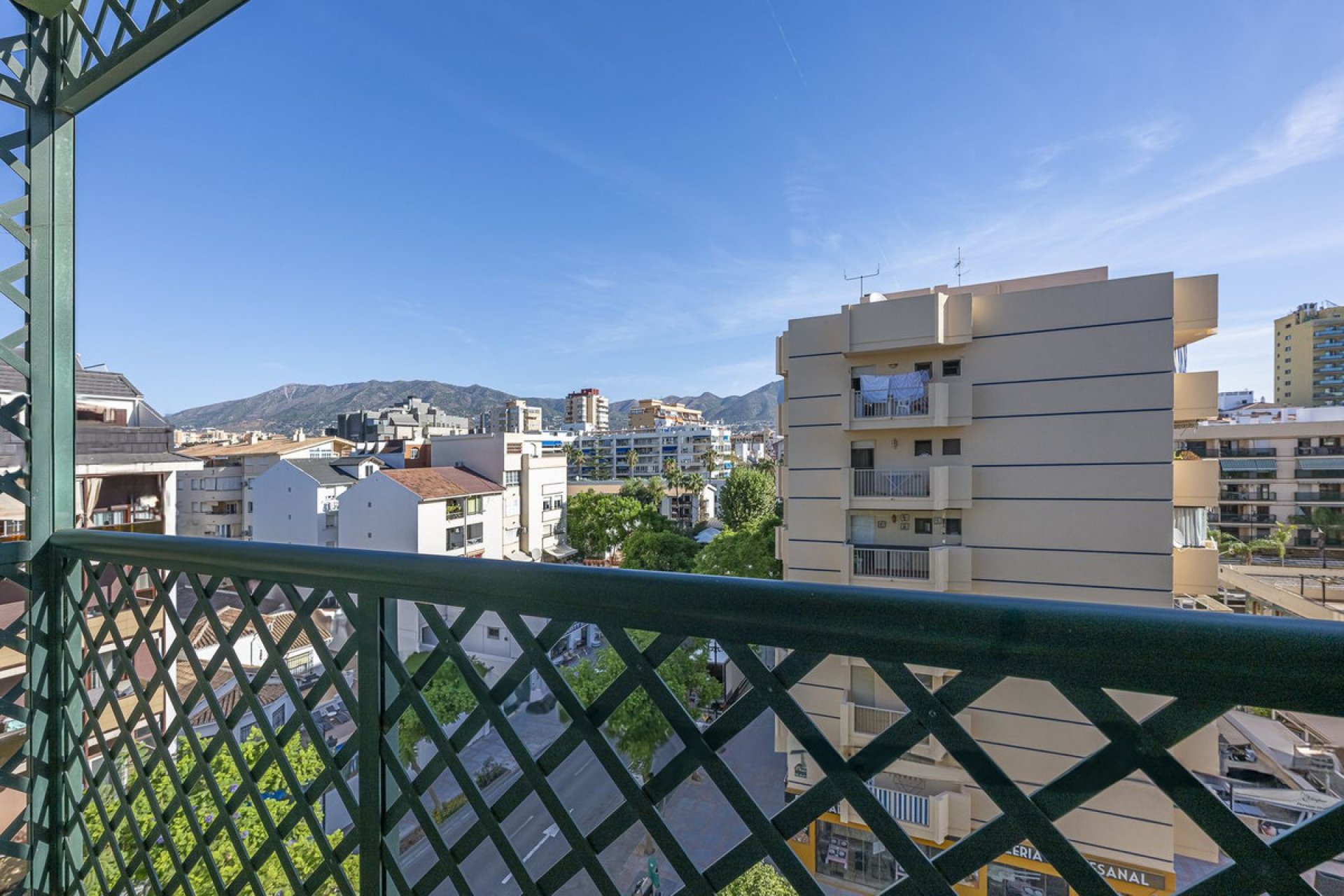 Resale - Apartment - Middle Floor Apartment - Fuengirola - Fuengirola Centro