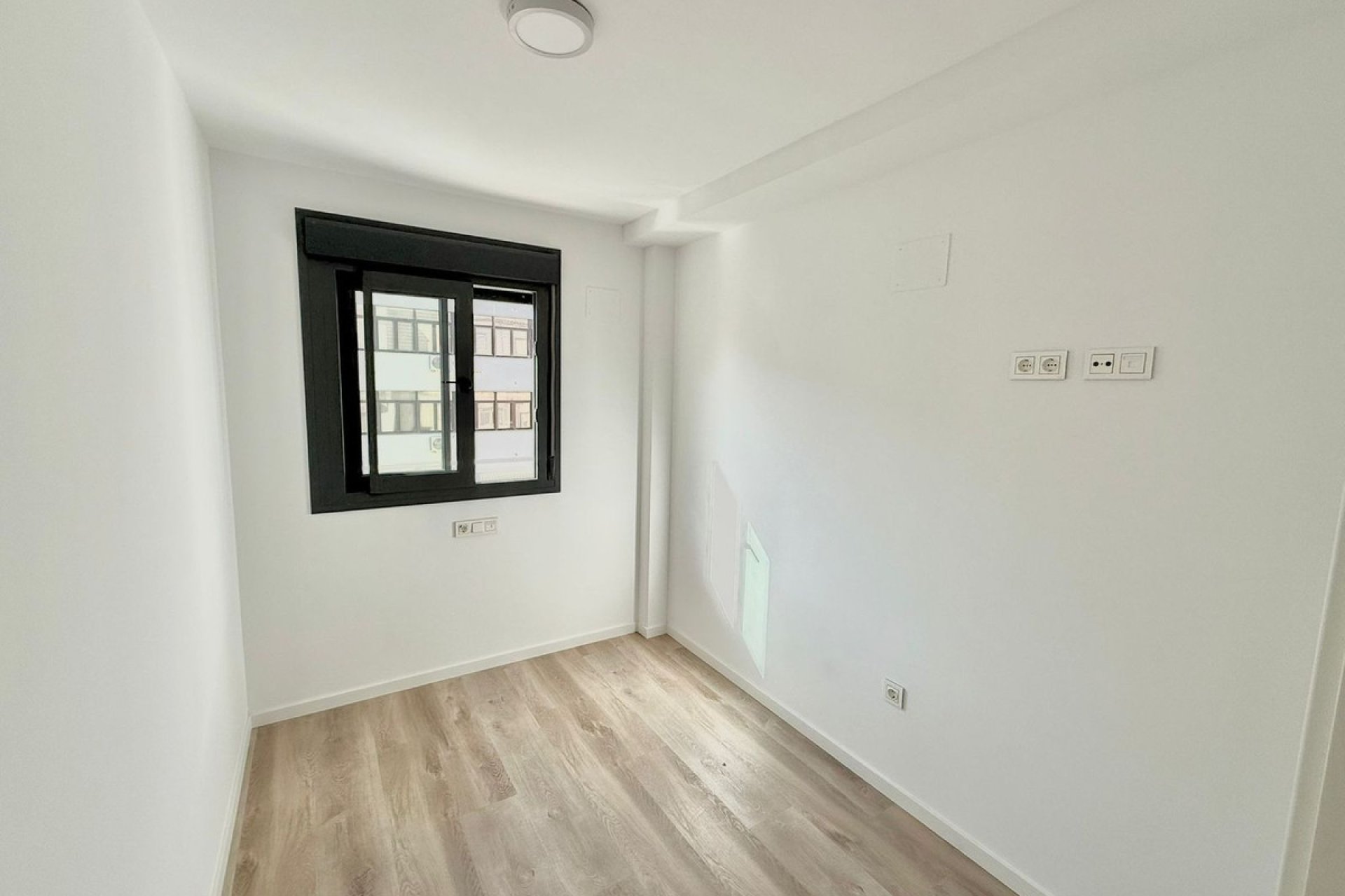 Resale - Apartment - Middle Floor Apartment - Fuengirola - Fuengirola Centro