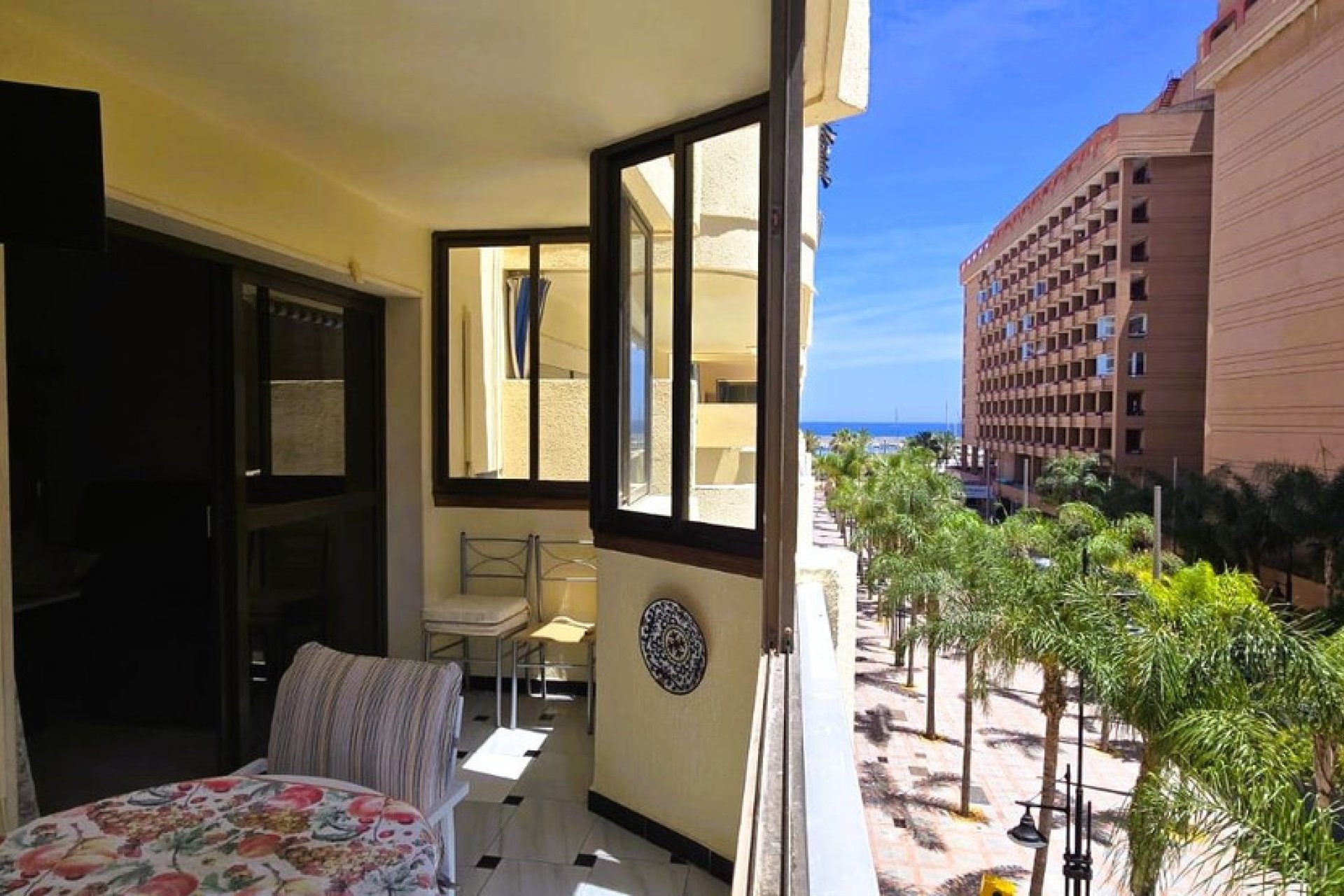 Resale - Apartment - Middle Floor Apartment - Fuengirola - Fuengirola Centro