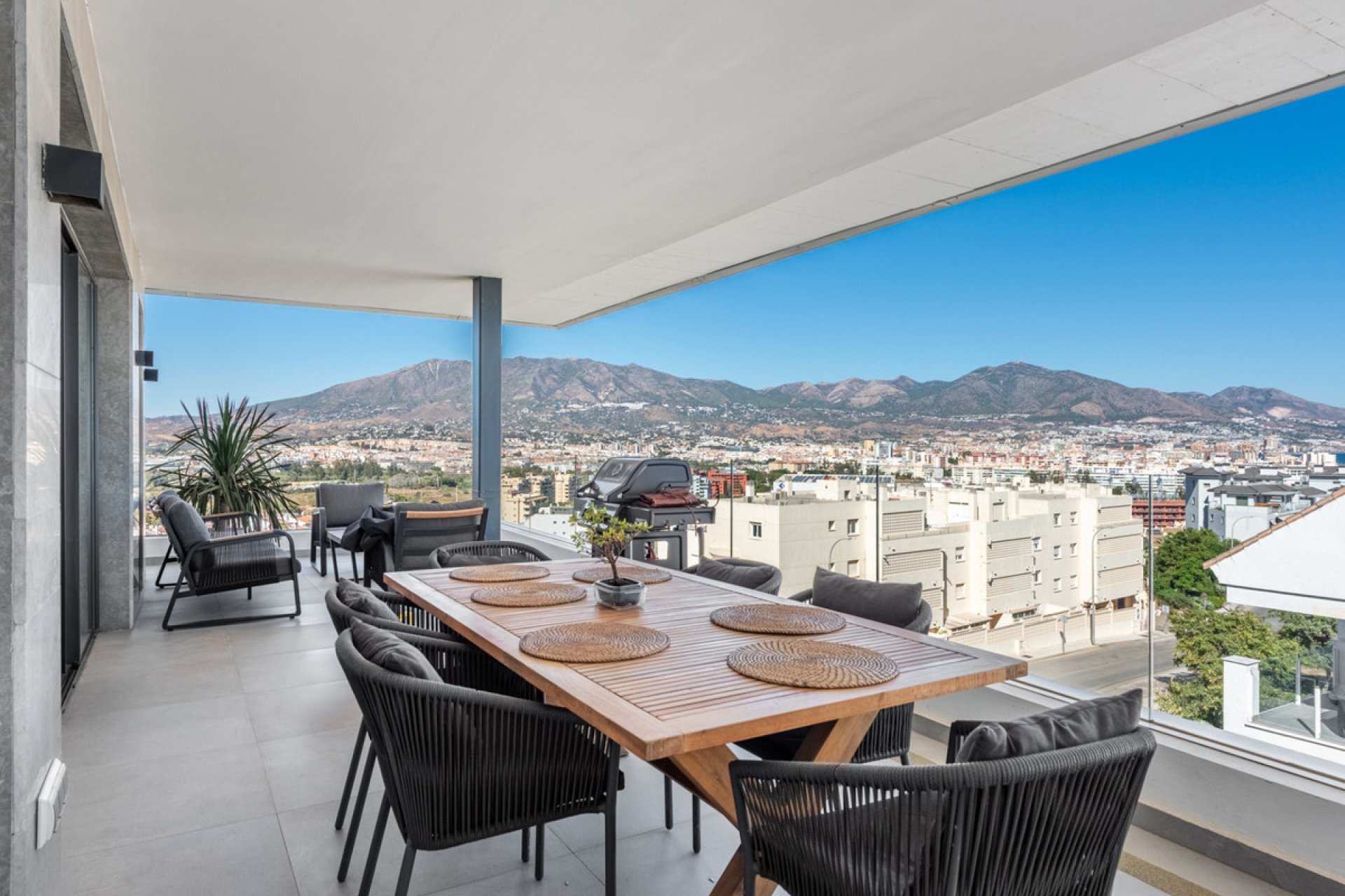 Resale - Apartment - Middle Floor Apartment - Fuengirola - Fuengirola Centro