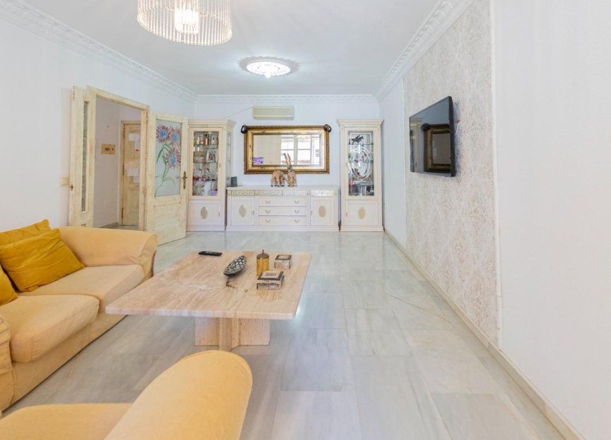 Resale - Apartment - Middle Floor Apartment - Fuengirola - Fuengirola Centro