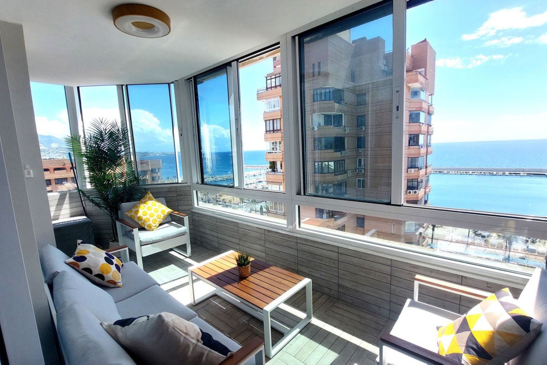 Resale - Apartment - Middle Floor Apartment - Fuengirola - Fuengirola Centro