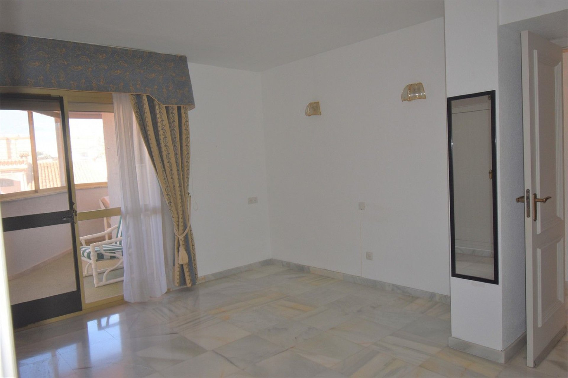 Resale - Apartment - Middle Floor Apartment - Fuengirola - Fuengirola Centro