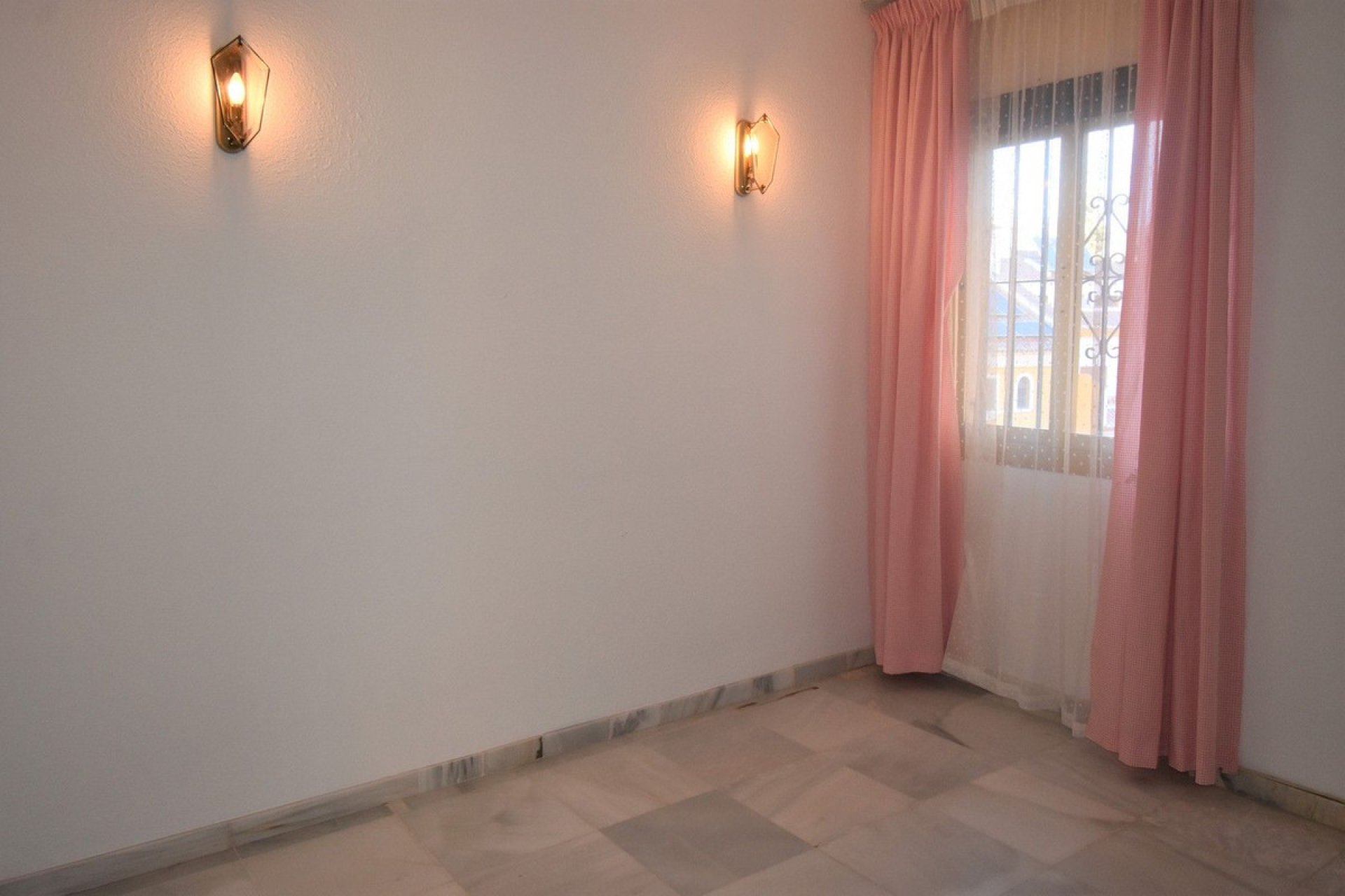 Resale - Apartment - Middle Floor Apartment - Fuengirola - Fuengirola Centro