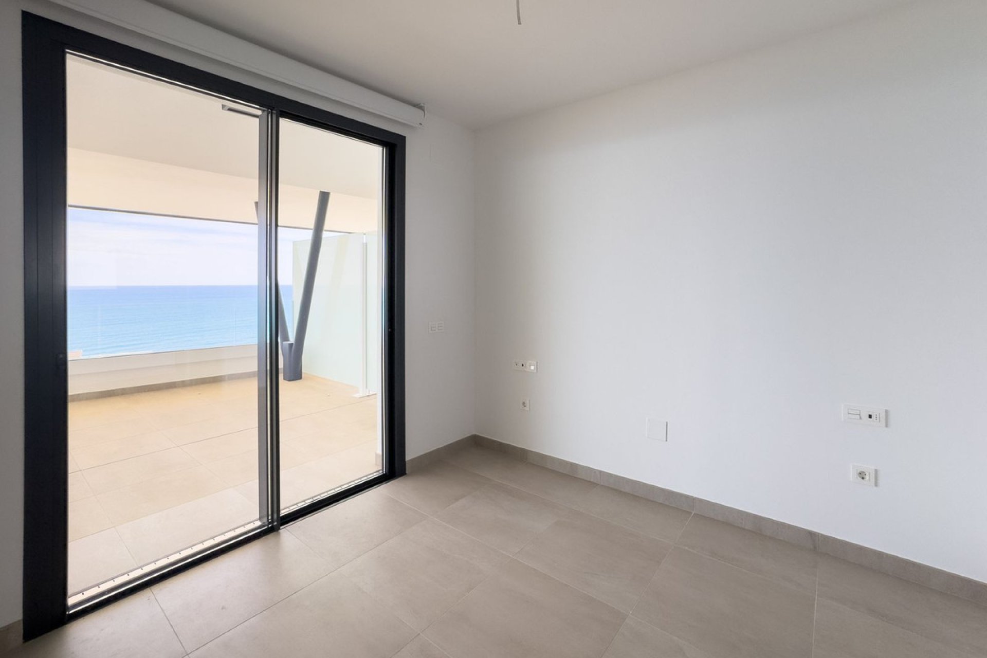 Resale - Apartment - Middle Floor Apartment - Fuengirola - Fuengirola Centro