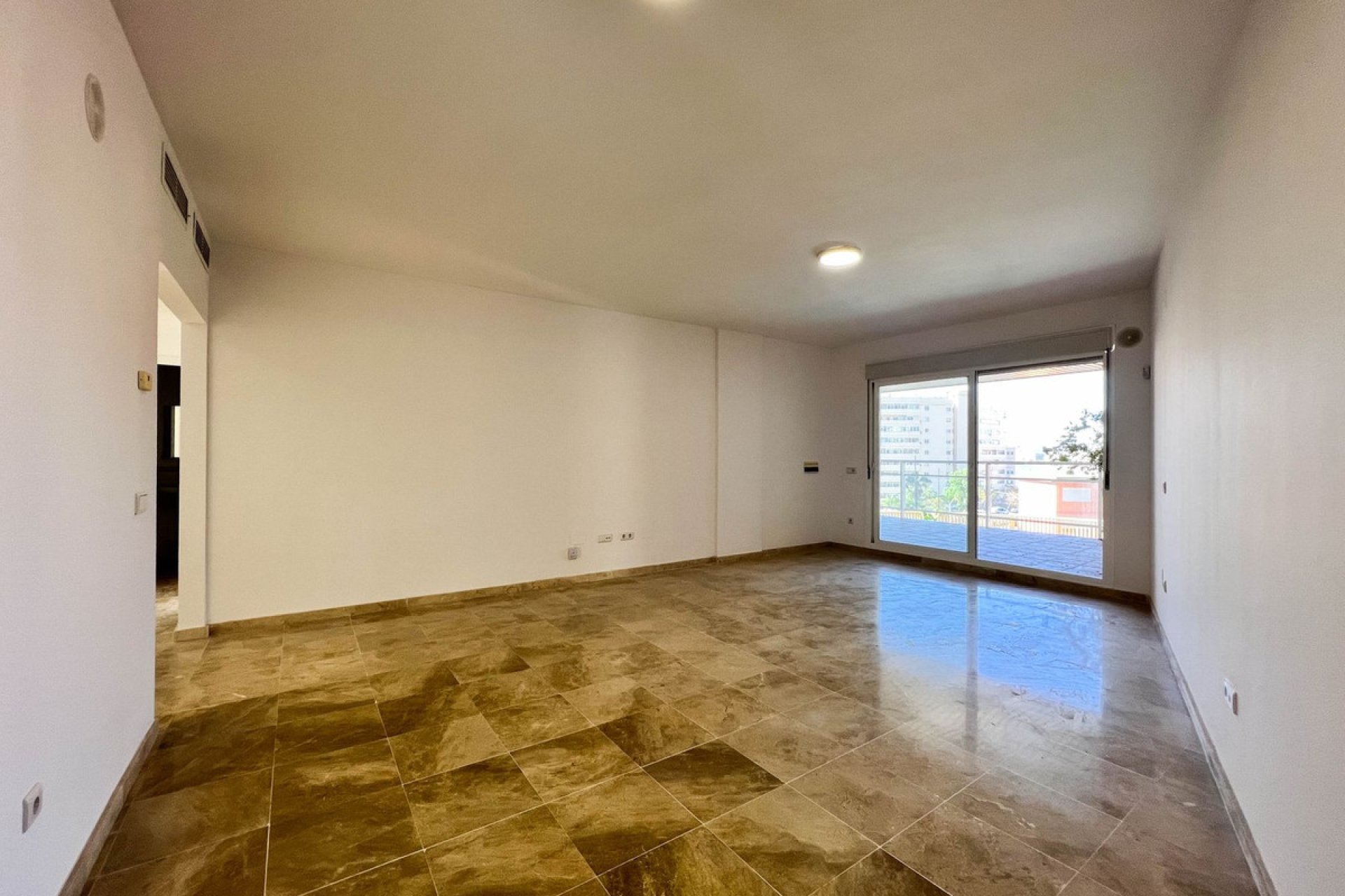 Resale - Apartment - Middle Floor Apartment - Fuengirola - Fuengirola Centro