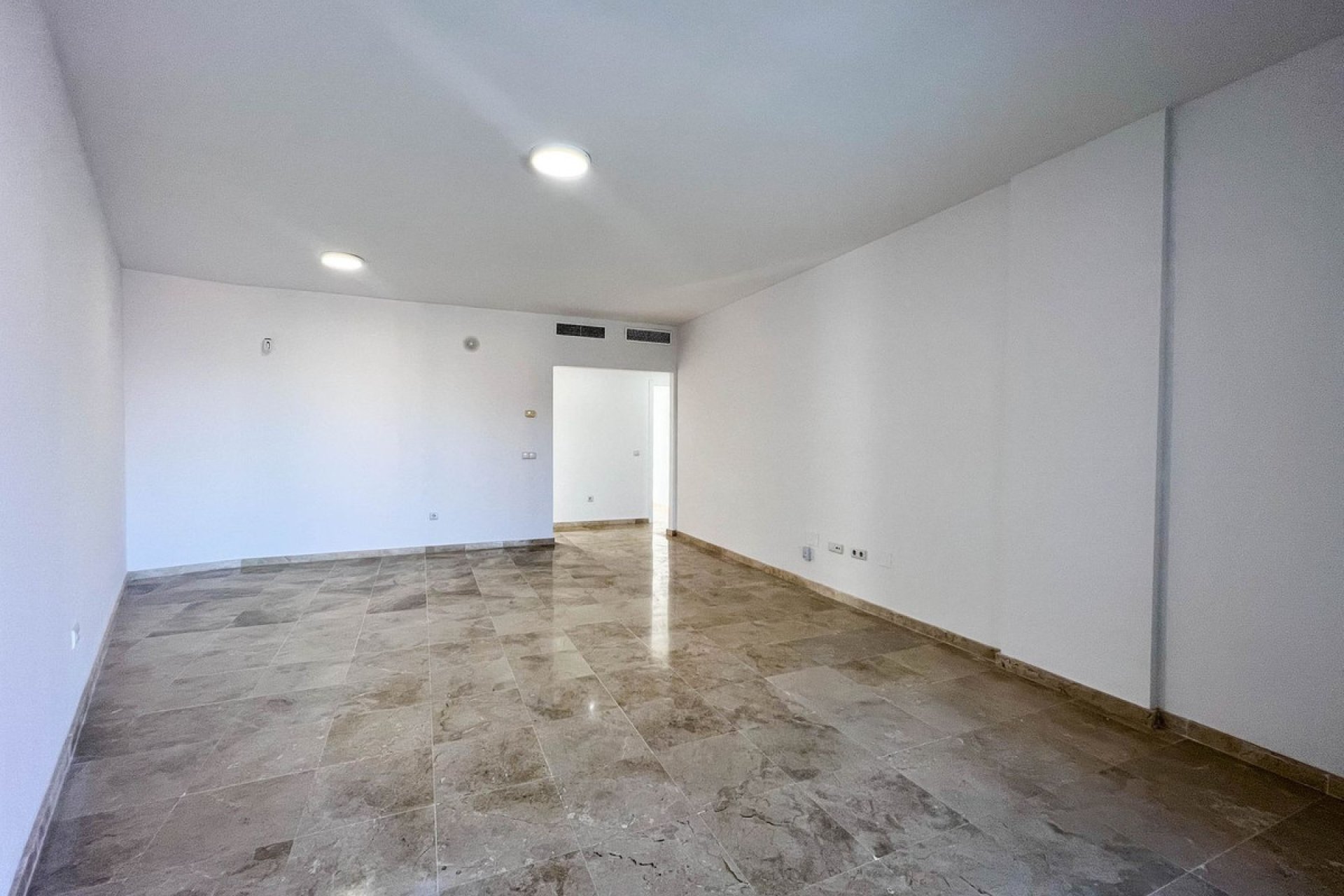 Resale - Apartment - Middle Floor Apartment - Fuengirola - Fuengirola Centro