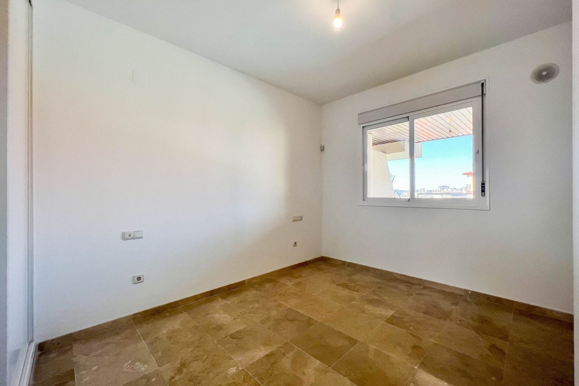 Resale - Apartment - Middle Floor Apartment - Fuengirola - Fuengirola Centro