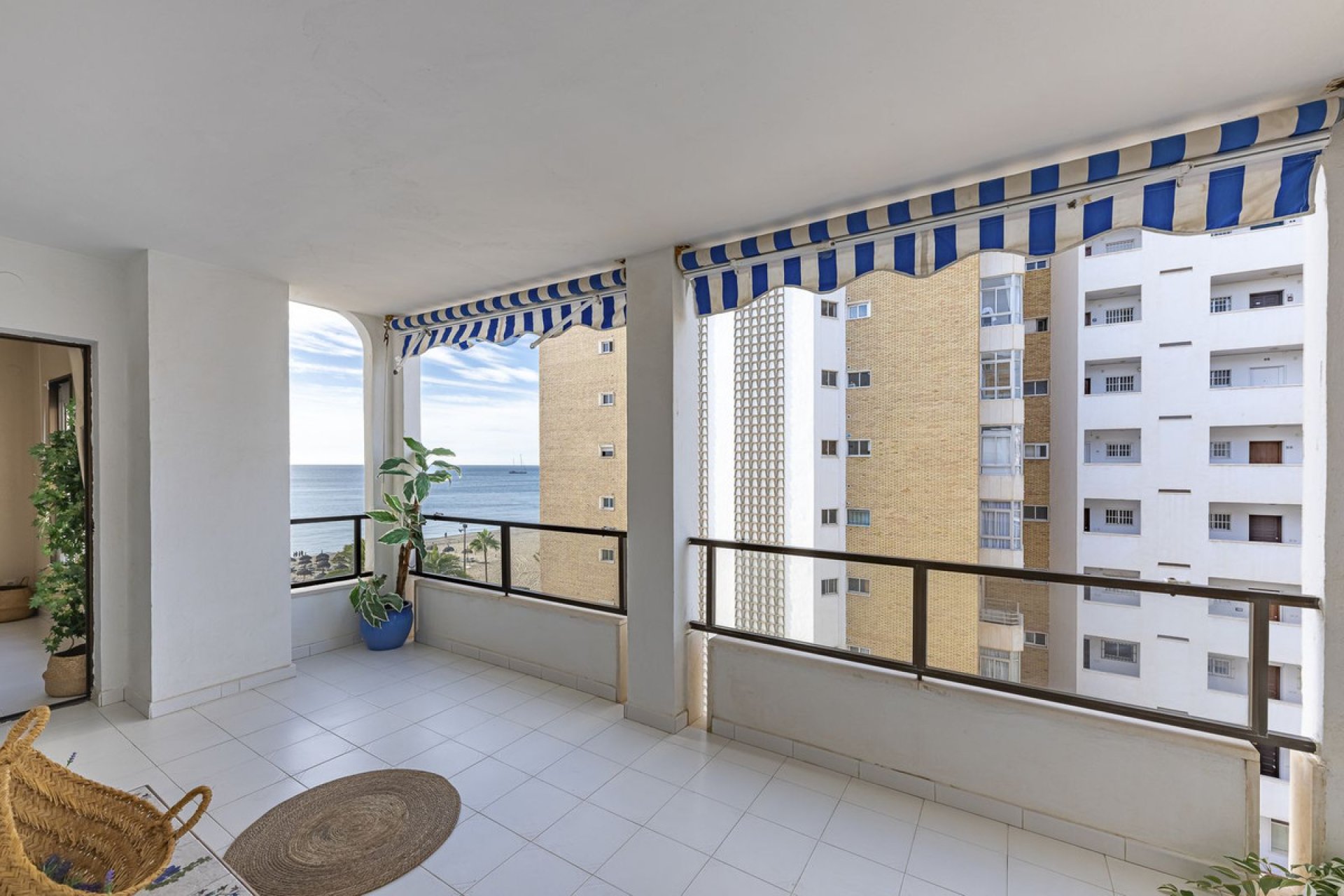 Resale - Apartment - Middle Floor Apartment - Fuengirola - Fuengirola Centro