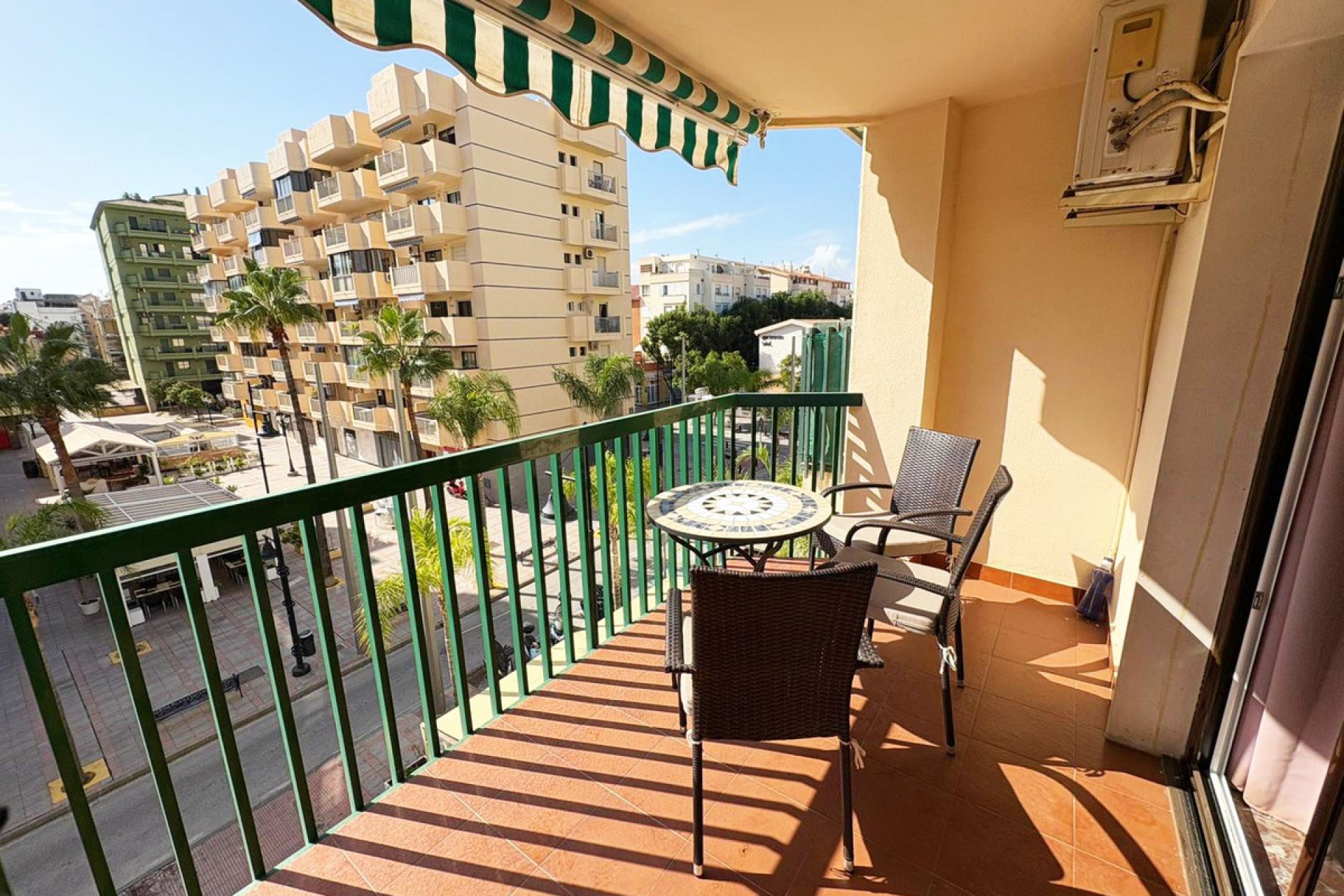 Resale - Apartment - Middle Floor Apartment - Fuengirola - Fuengirola Centro