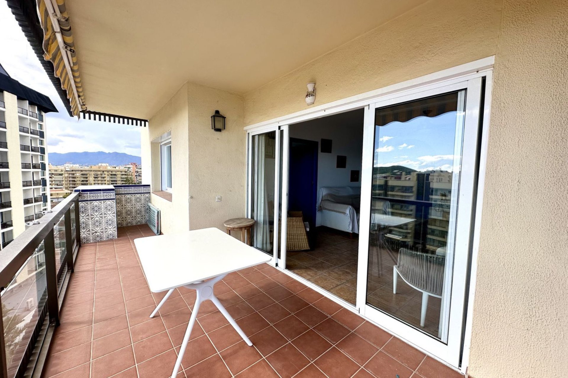 Resale - Apartment - Middle Floor Apartment - Fuengirola - Fuengirola Centro