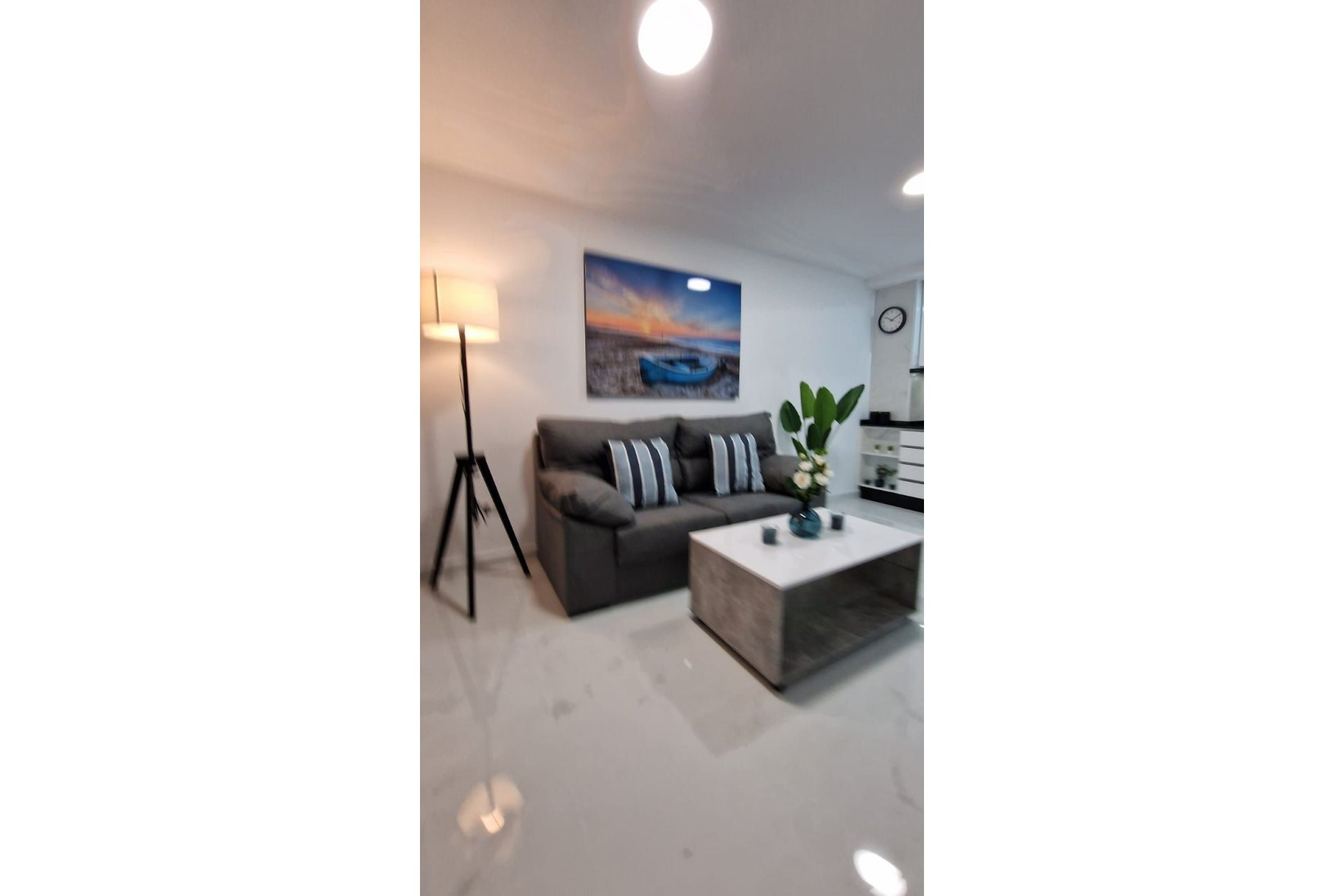 Resale - Apartment - Middle Floor Apartment - Fuengirola - Fuengirola Centro