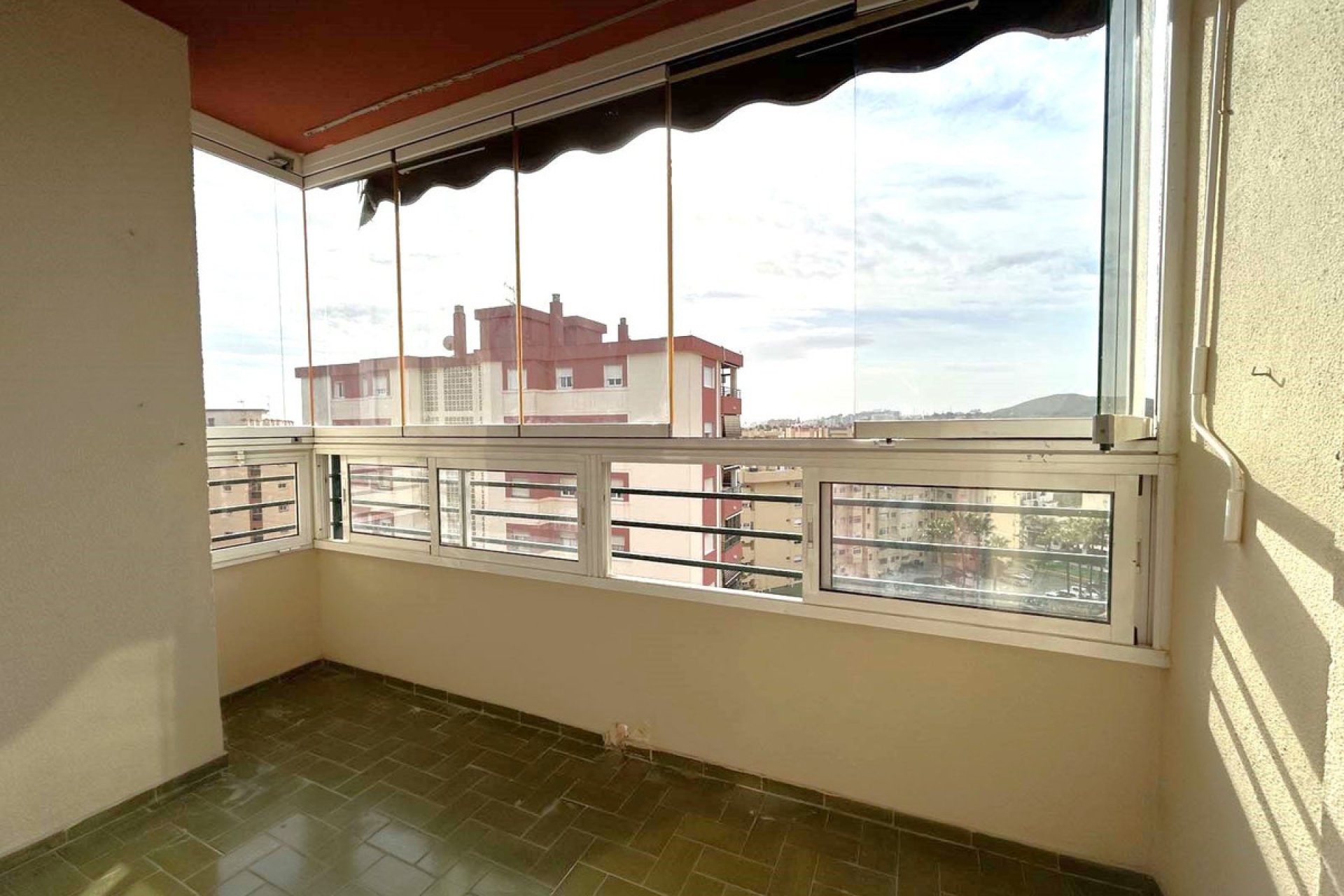 Resale - Apartment - Middle Floor Apartment - Fuengirola - Fuengirola Centro