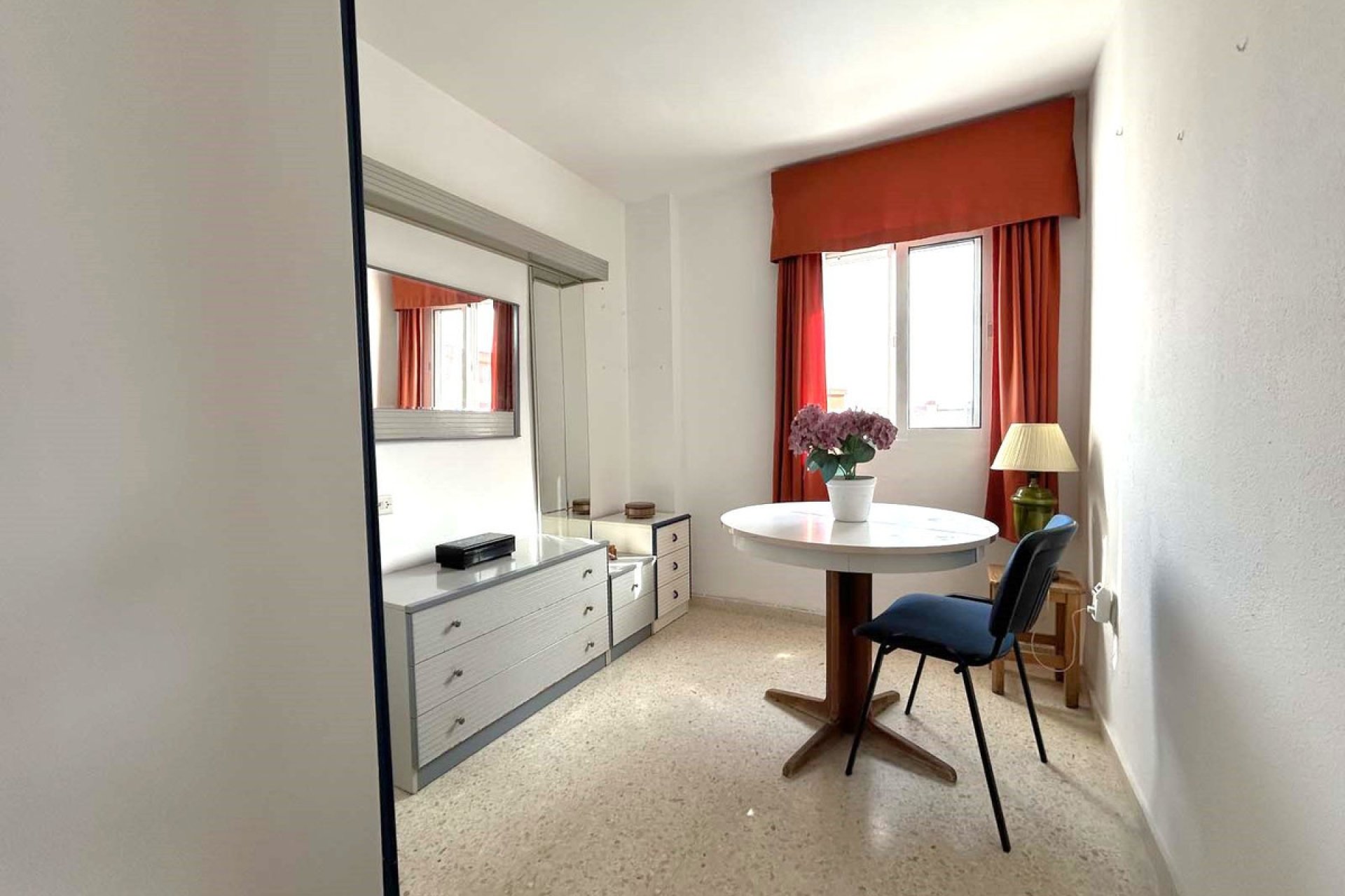 Resale - Apartment - Middle Floor Apartment - Fuengirola - Fuengirola Centro