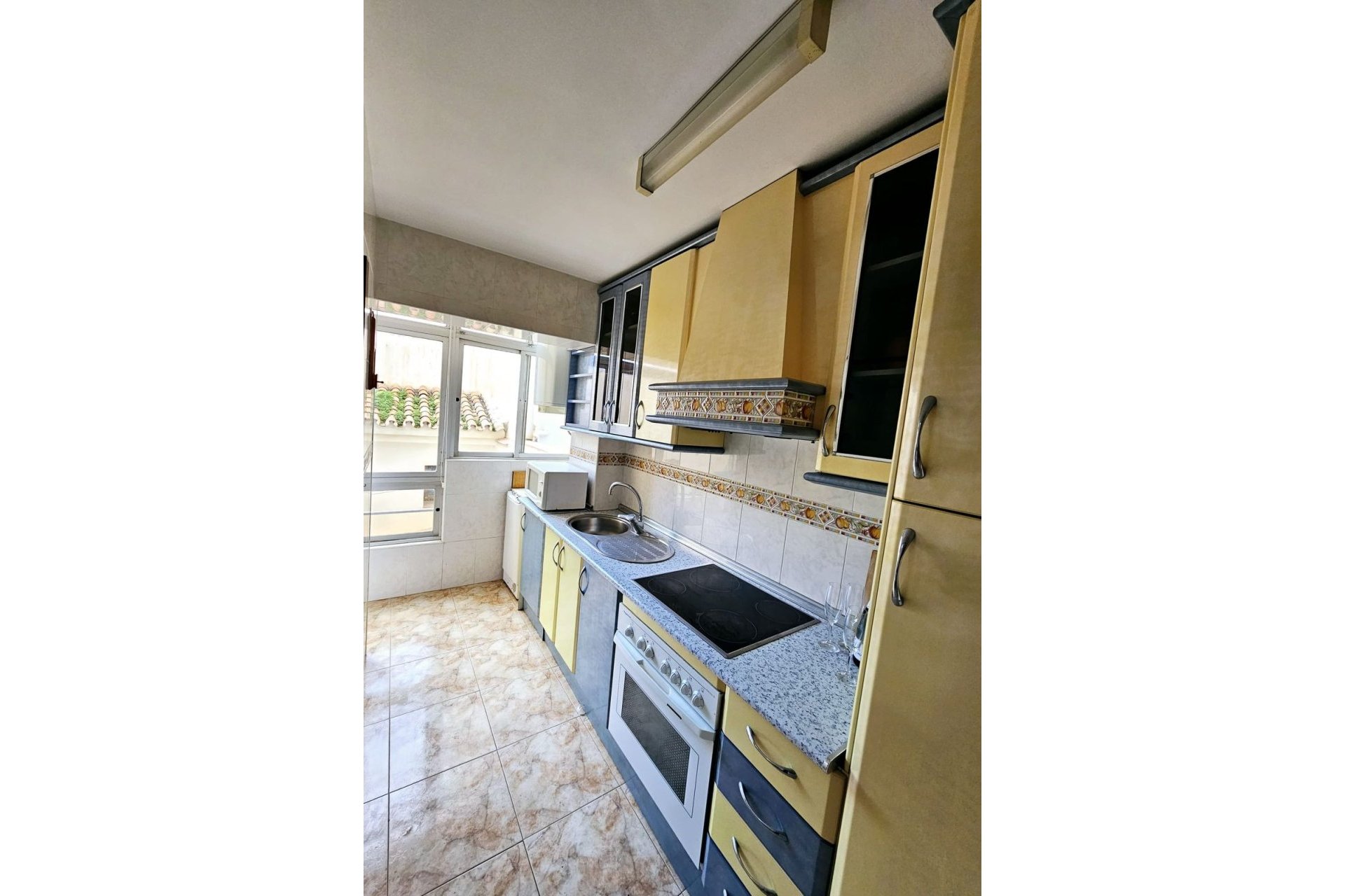 Resale - Apartment - Middle Floor Apartment - Fuengirola - Fuengirola Centro