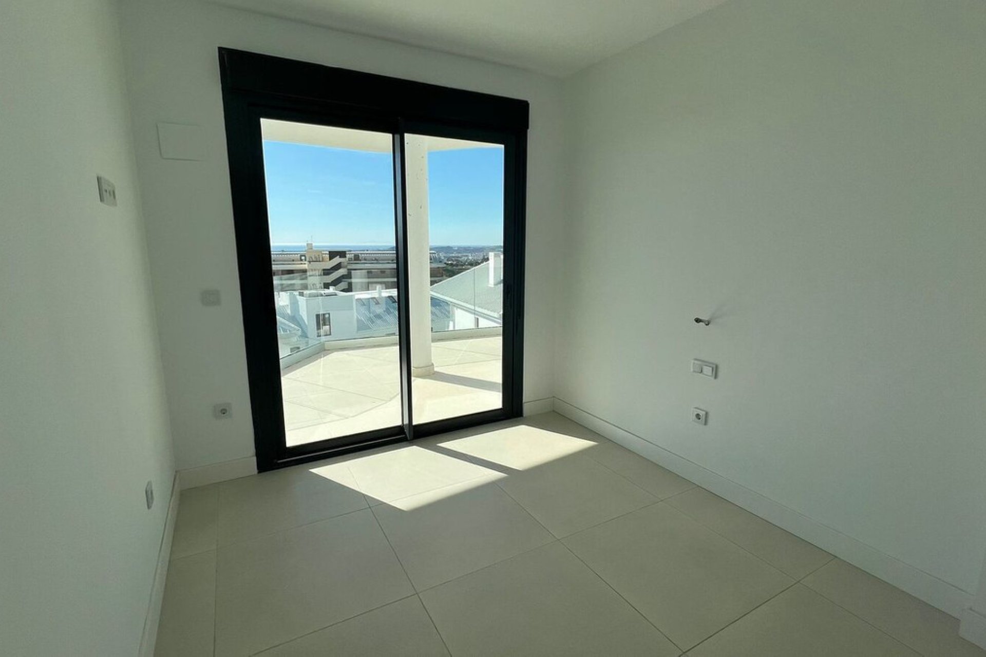 Resale - Apartment - Middle Floor Apartment - Fuengirola - Fuengirola Centro