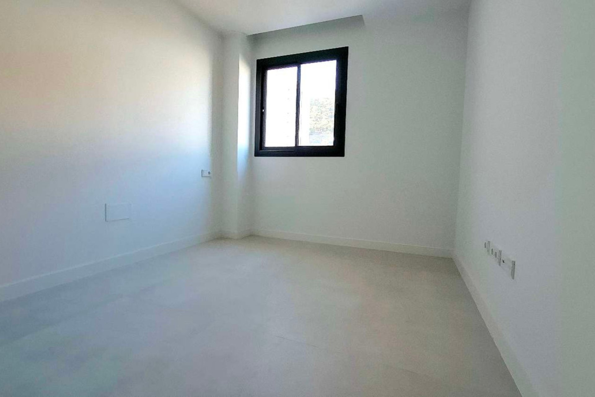 Resale - Apartment - Middle Floor Apartment - Fuengirola - Fuengirola Centro