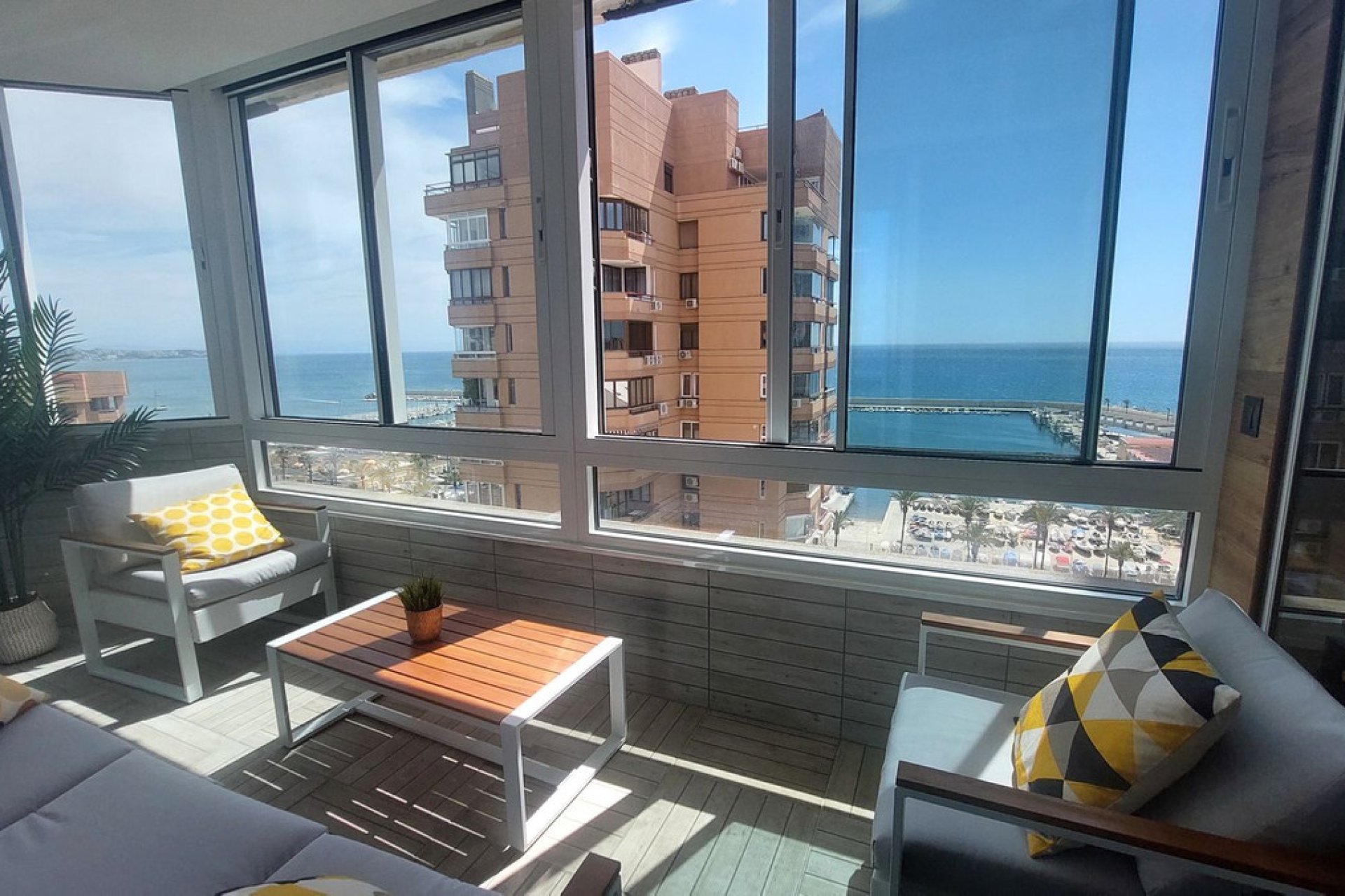 Resale - Apartment - Middle Floor Apartment - Fuengirola - Fuengirola Centro