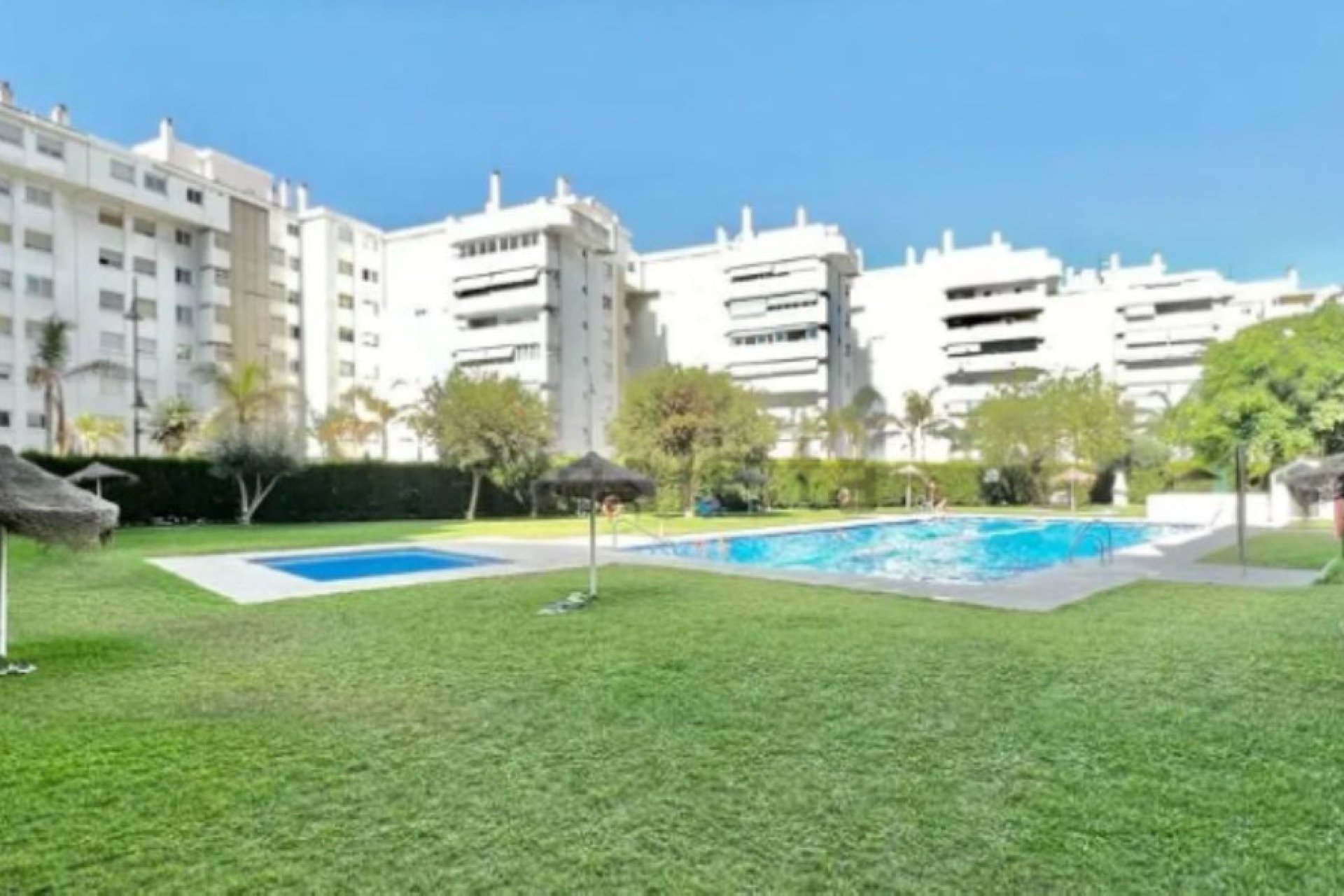 Resale - Apartment - Middle Floor Apartment - Fuengirola - Fuengirola Centro