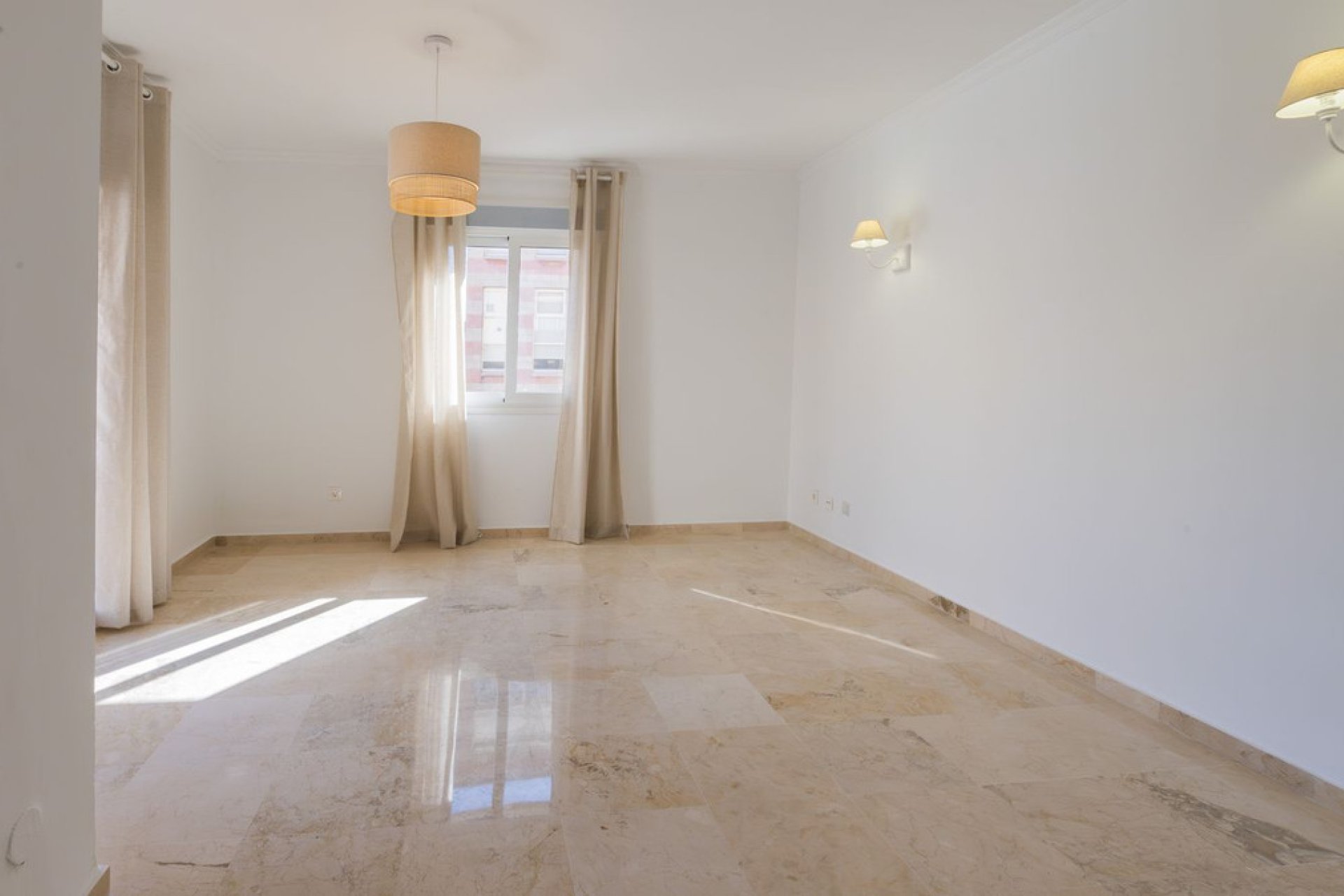 Resale - Apartment - Middle Floor Apartment - Fuengirola - Fuengirola Centro