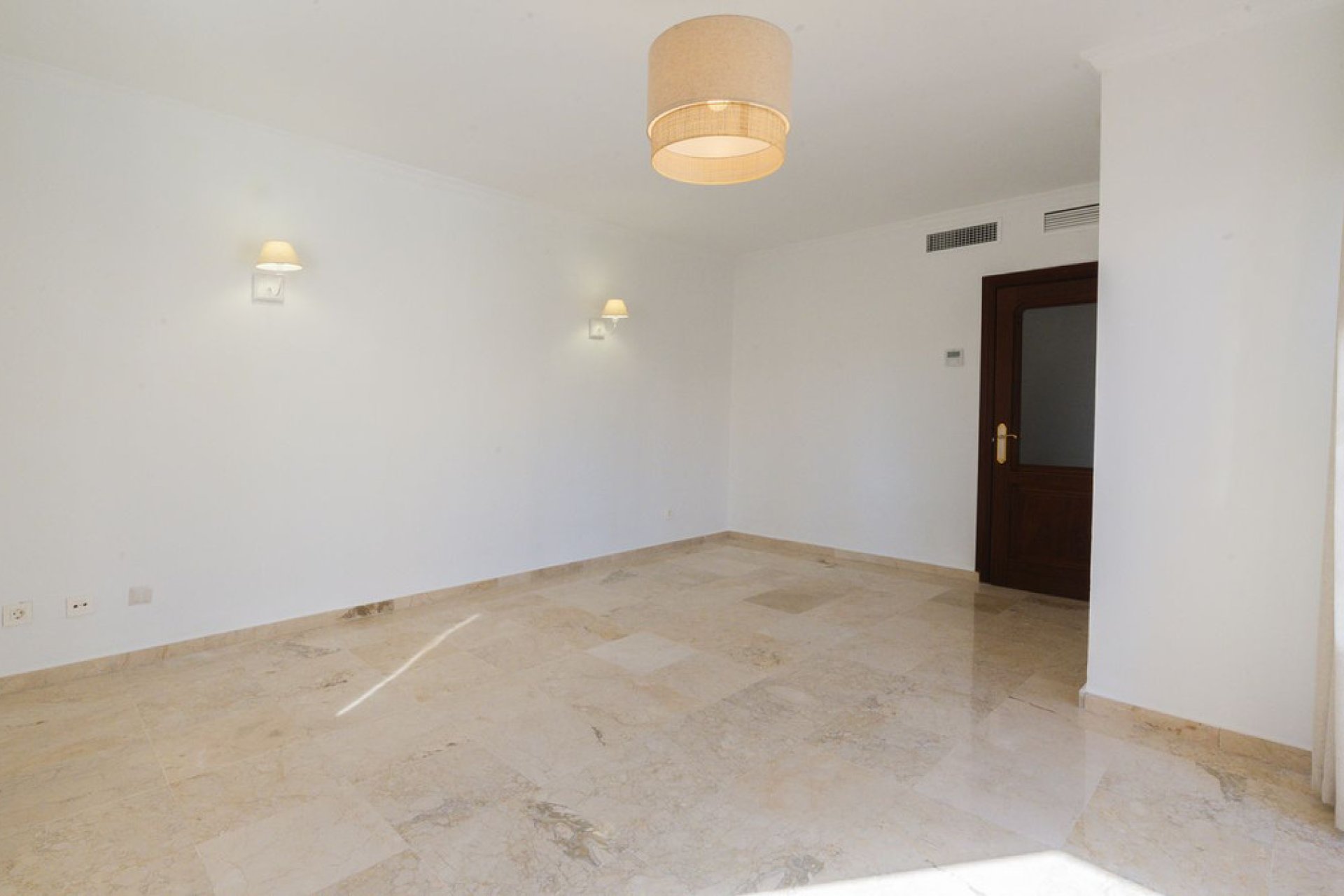 Resale - Apartment - Middle Floor Apartment - Fuengirola - Fuengirola Centro