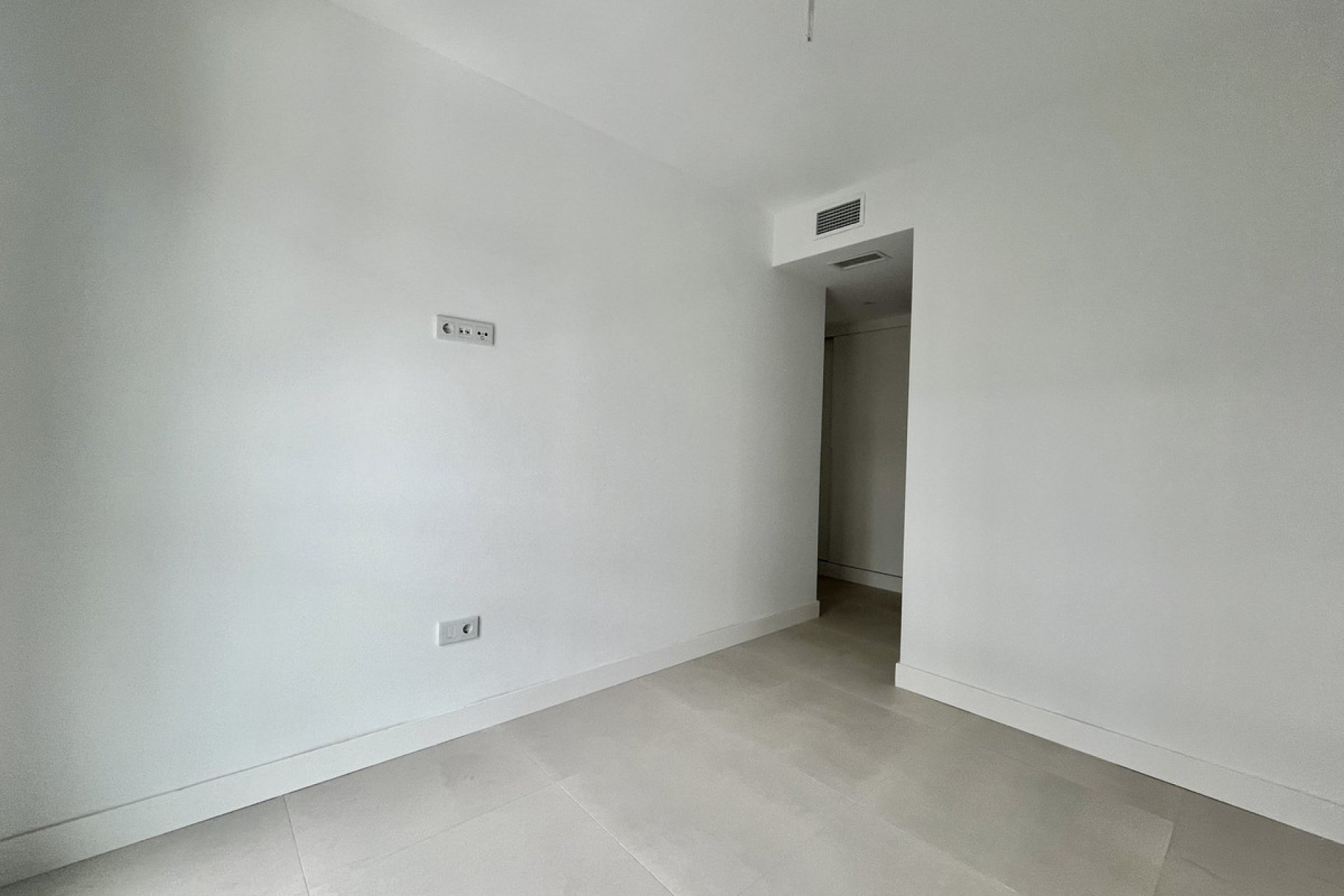 Resale - Apartment - Middle Floor Apartment - Fuengirola - Fuengirola Centro