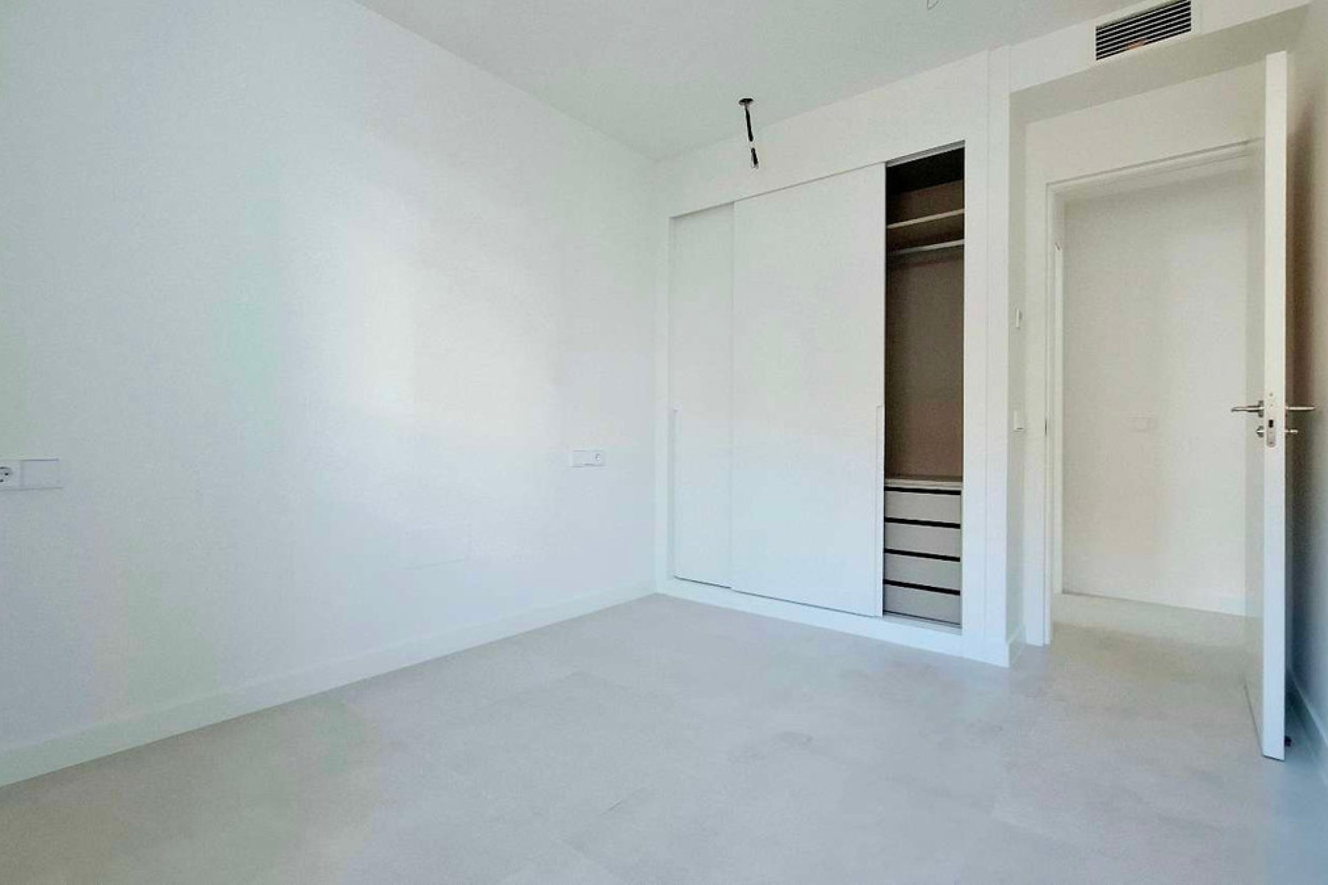 Resale - Apartment - Middle Floor Apartment - Fuengirola - Fuengirola Centro