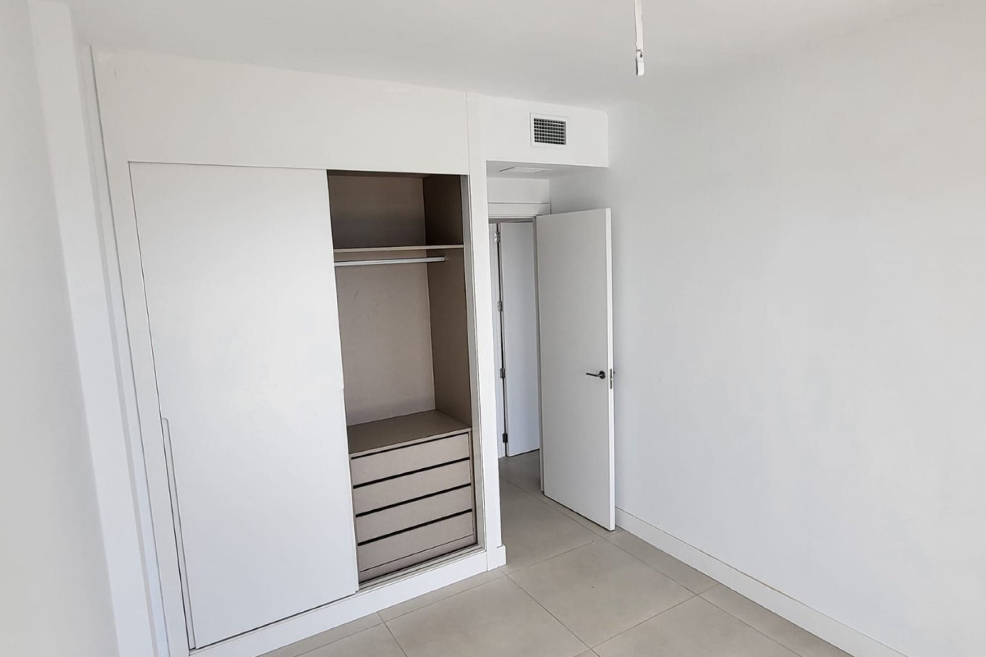 Resale - Apartment - Middle Floor Apartment - Fuengirola - Fuengirola Centro