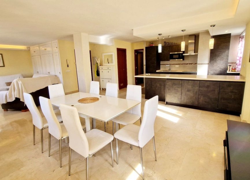 Resale - Apartment - Middle Floor Apartment - Fuengirola - Fuengirola Centro