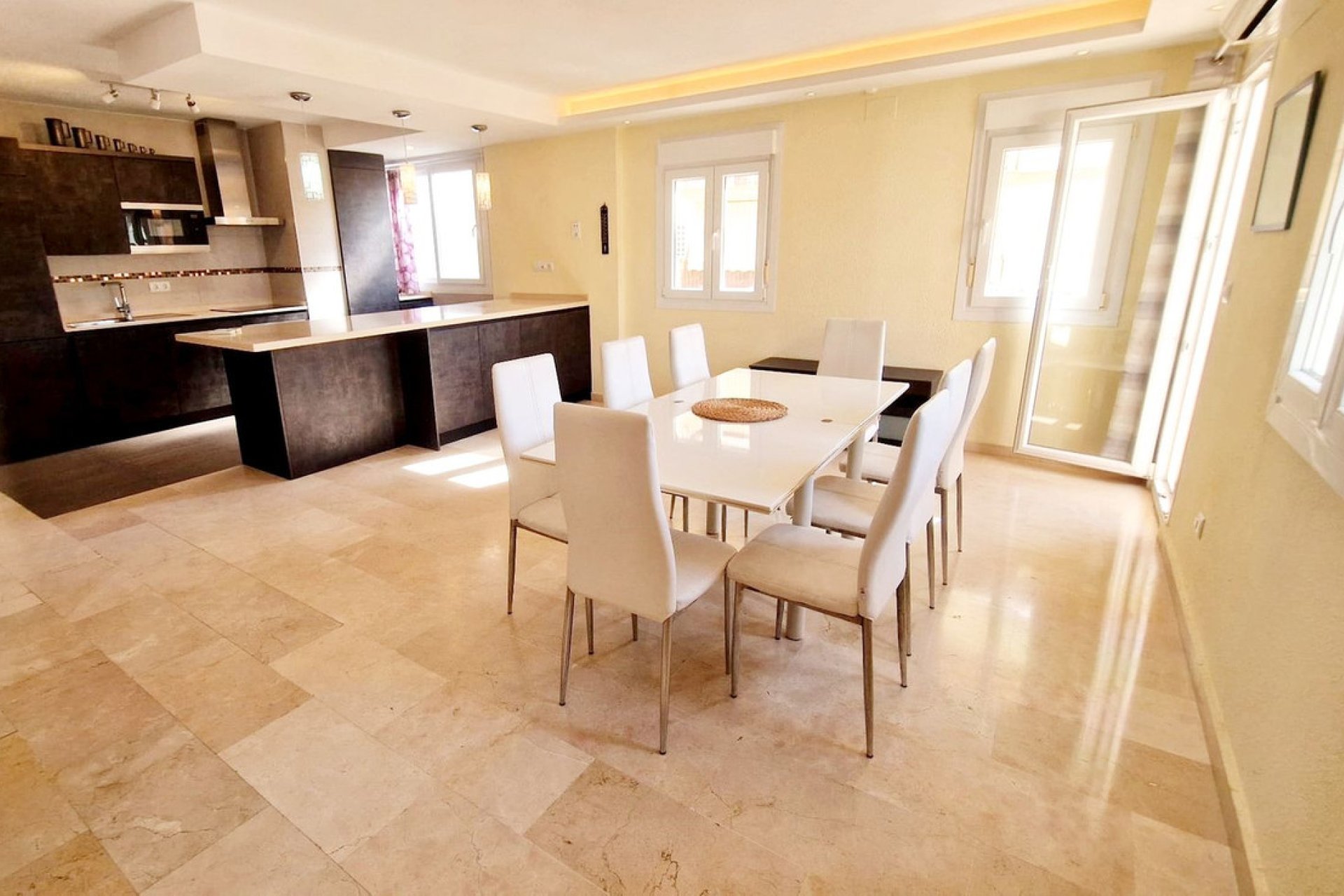 Resale - Apartment - Middle Floor Apartment - Fuengirola - Fuengirola Centro