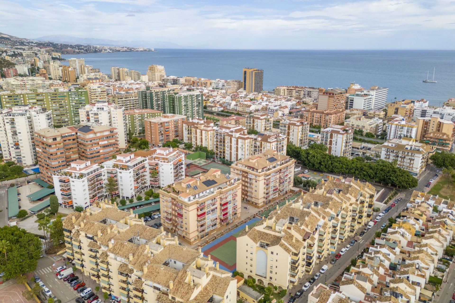 Resale - Apartment - Middle Floor Apartment - Fuengirola - Fuengirola Centro