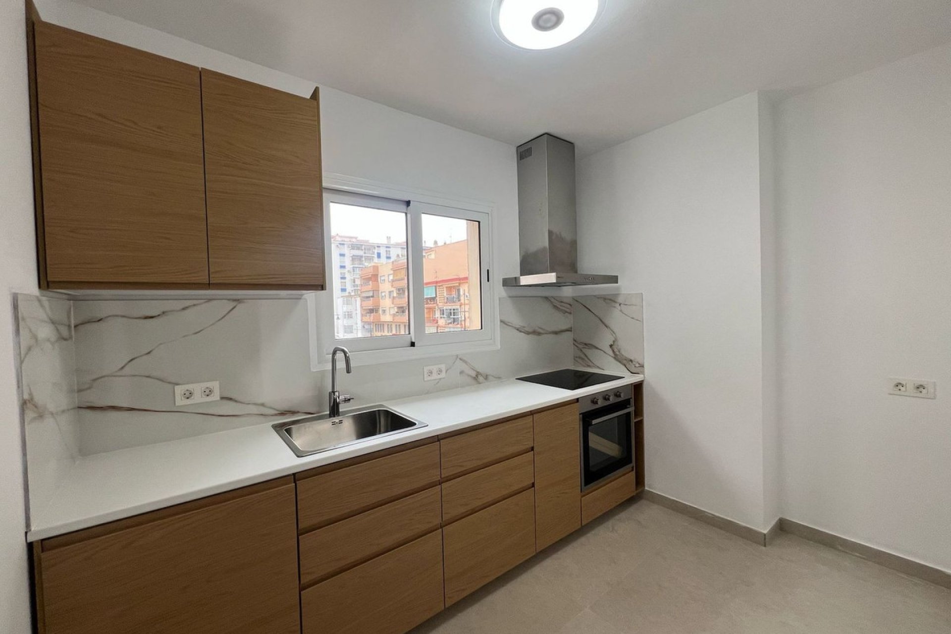 Resale - Apartment - Middle Floor Apartment - Fuengirola - Fuengirola Centro