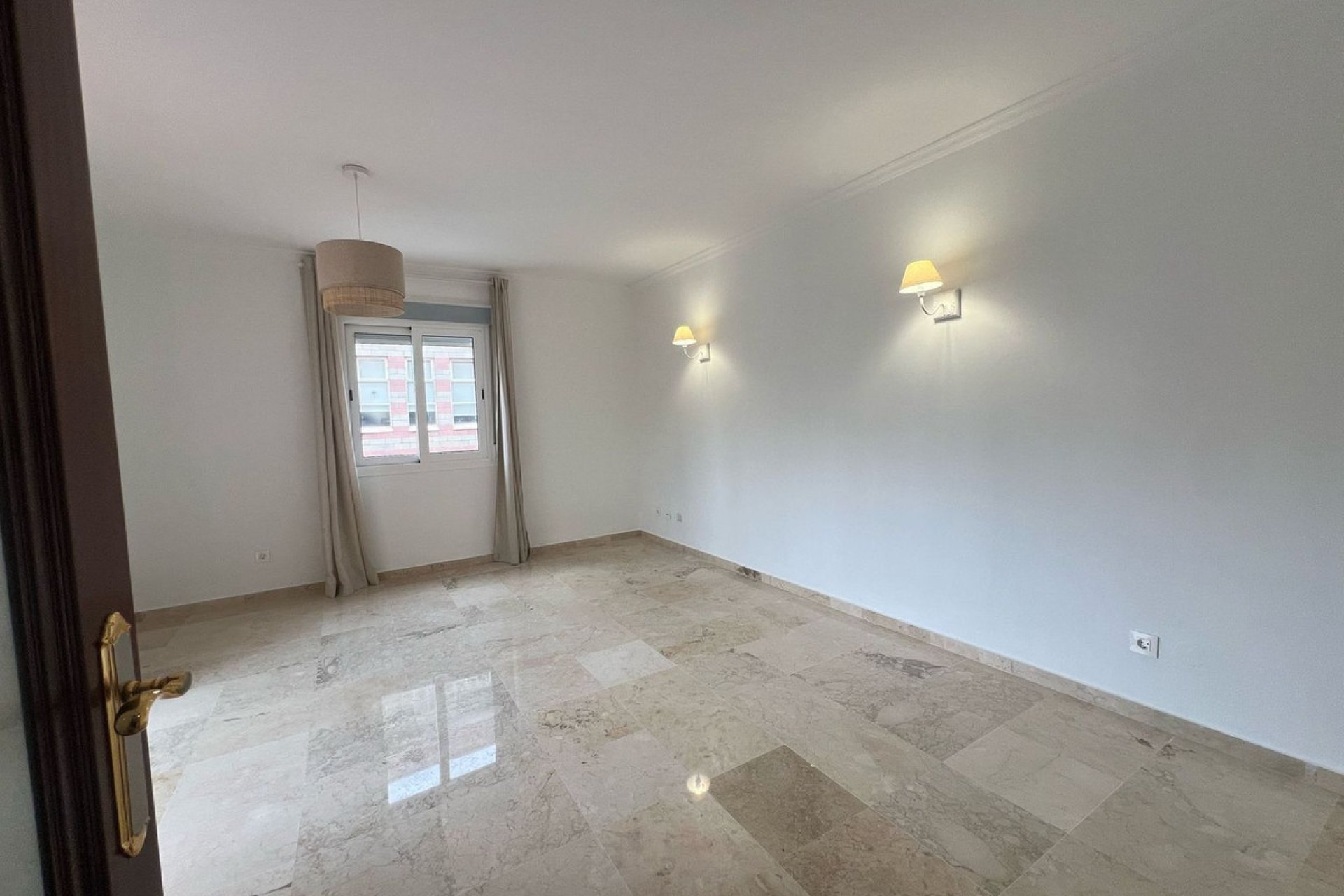 Resale - Apartment - Middle Floor Apartment - Fuengirola - Fuengirola Centro