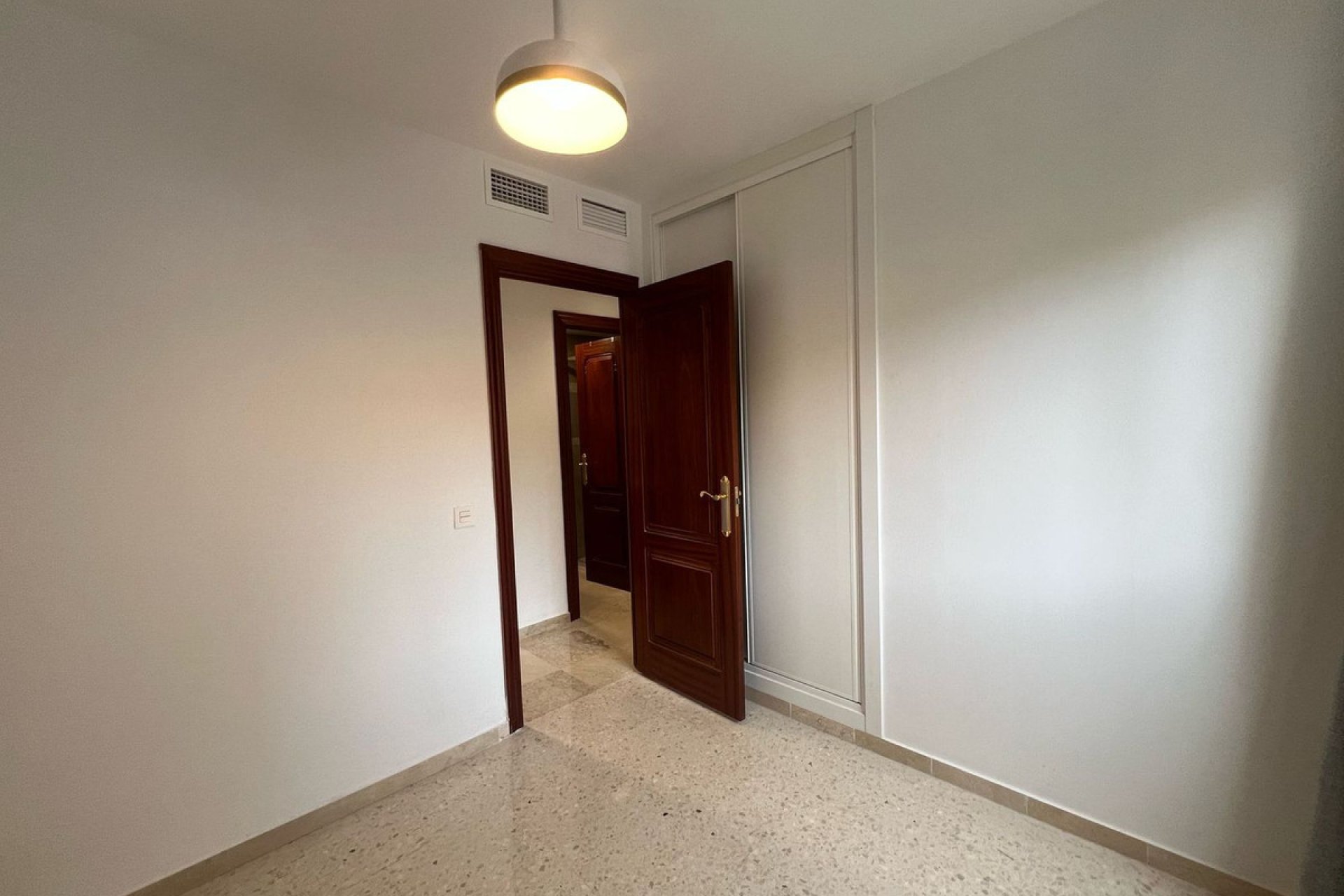 Resale - Apartment - Middle Floor Apartment - Fuengirola - Fuengirola Centro