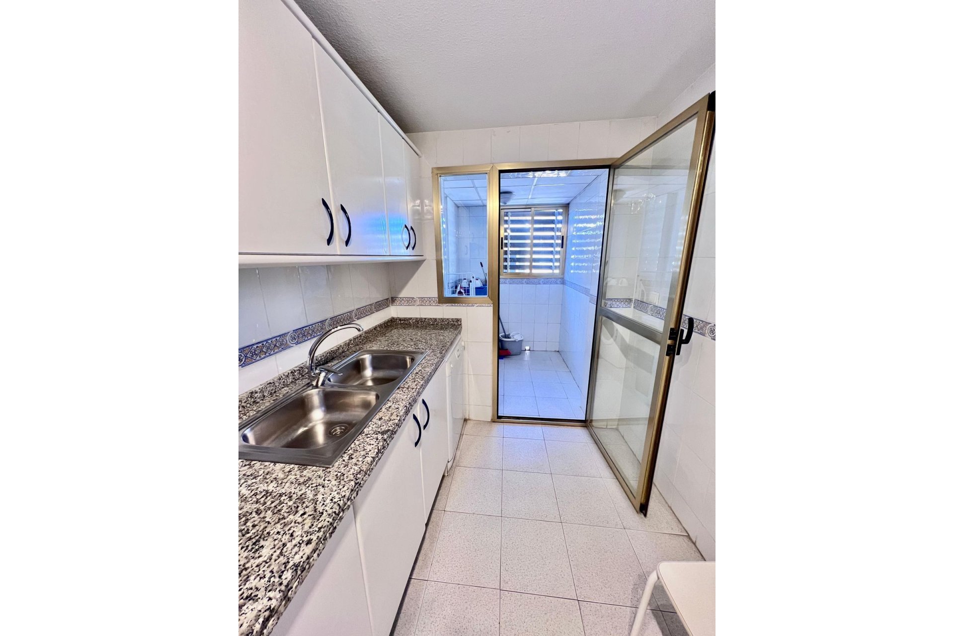 Resale - Apartment - Middle Floor Apartment - Fuengirola - Fuengirola Centro