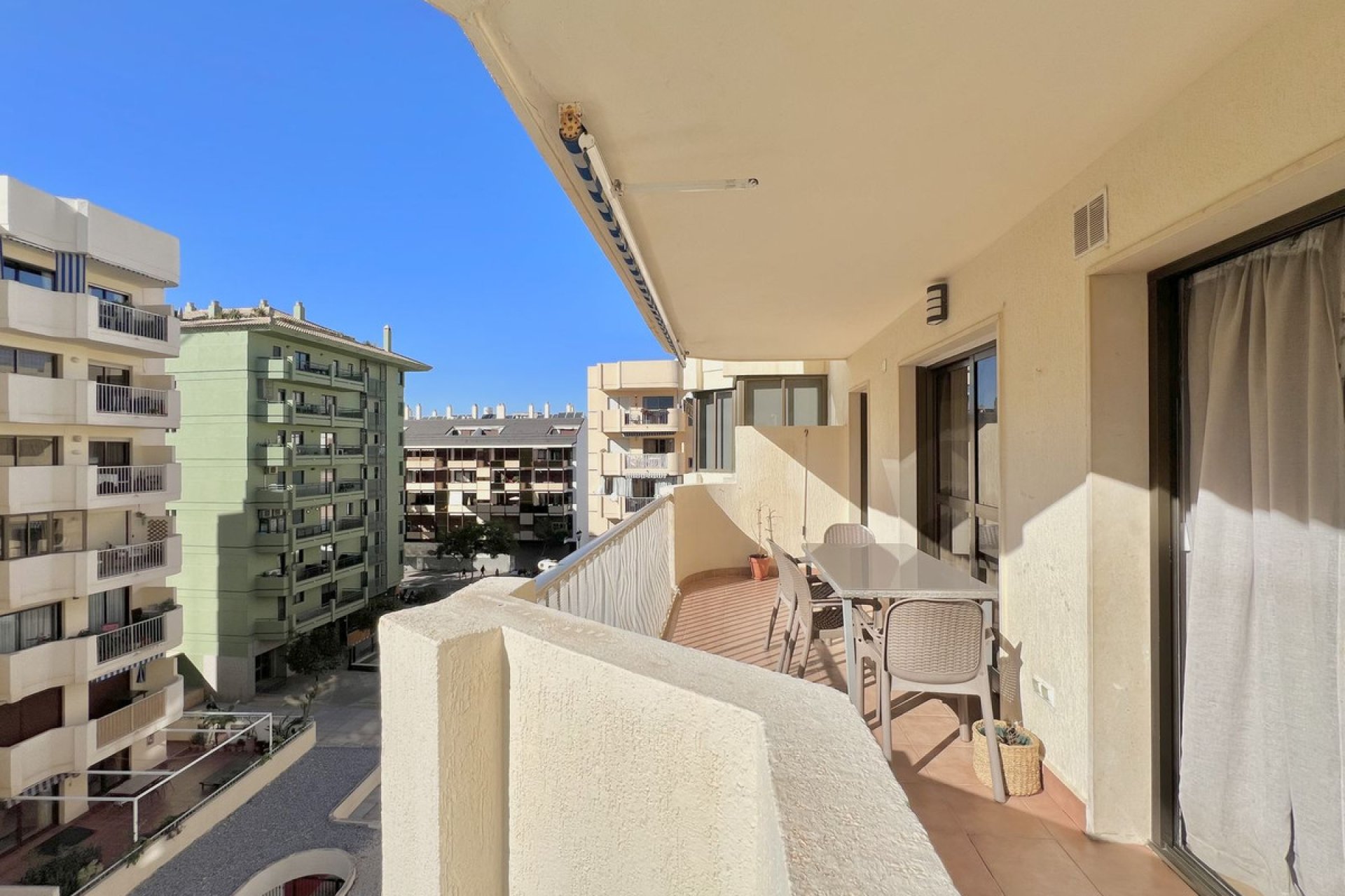 Resale - Apartment - Middle Floor Apartment - Fuengirola - Fuengirola Centro