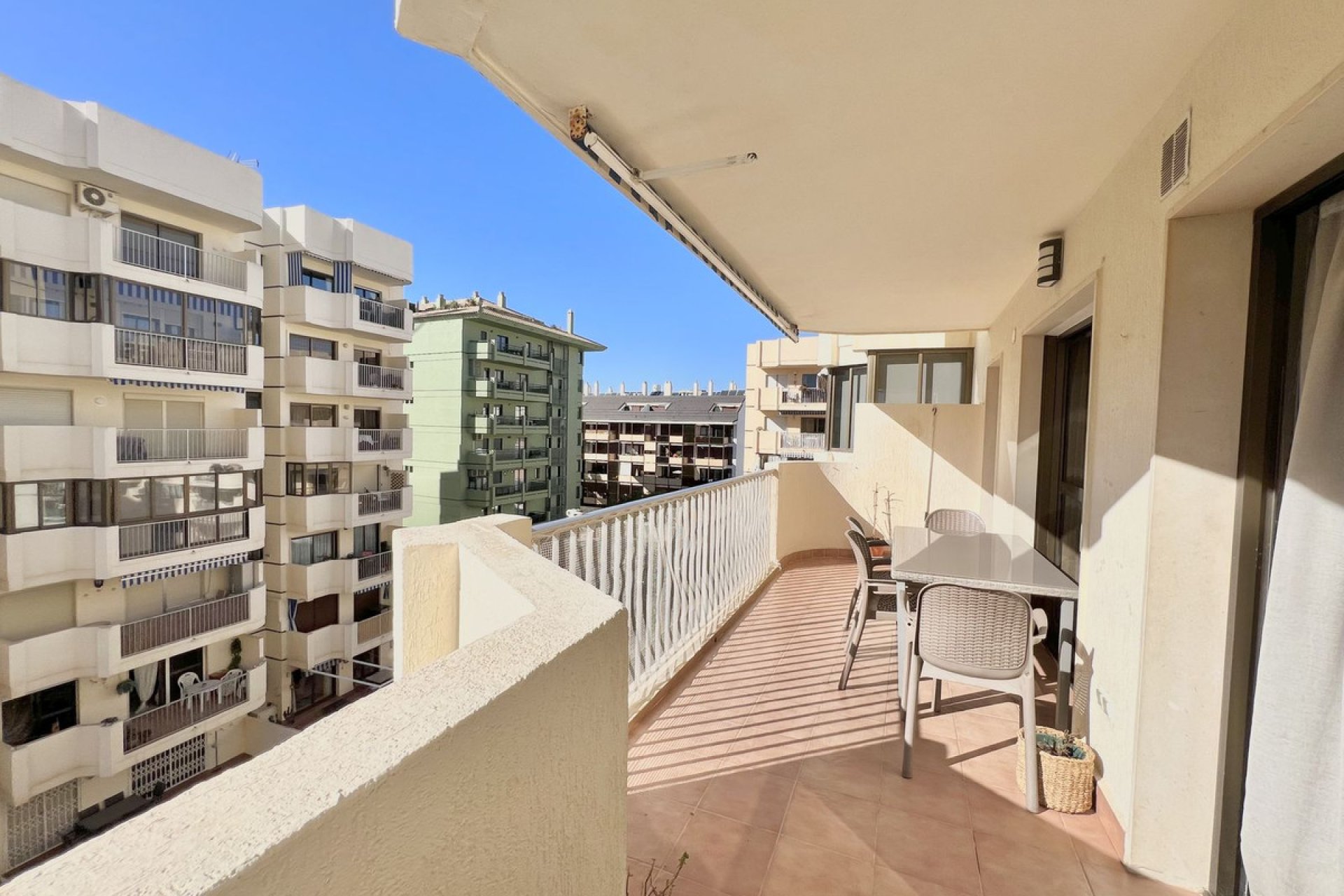 Resale - Apartment - Middle Floor Apartment - Fuengirola - Fuengirola Centro