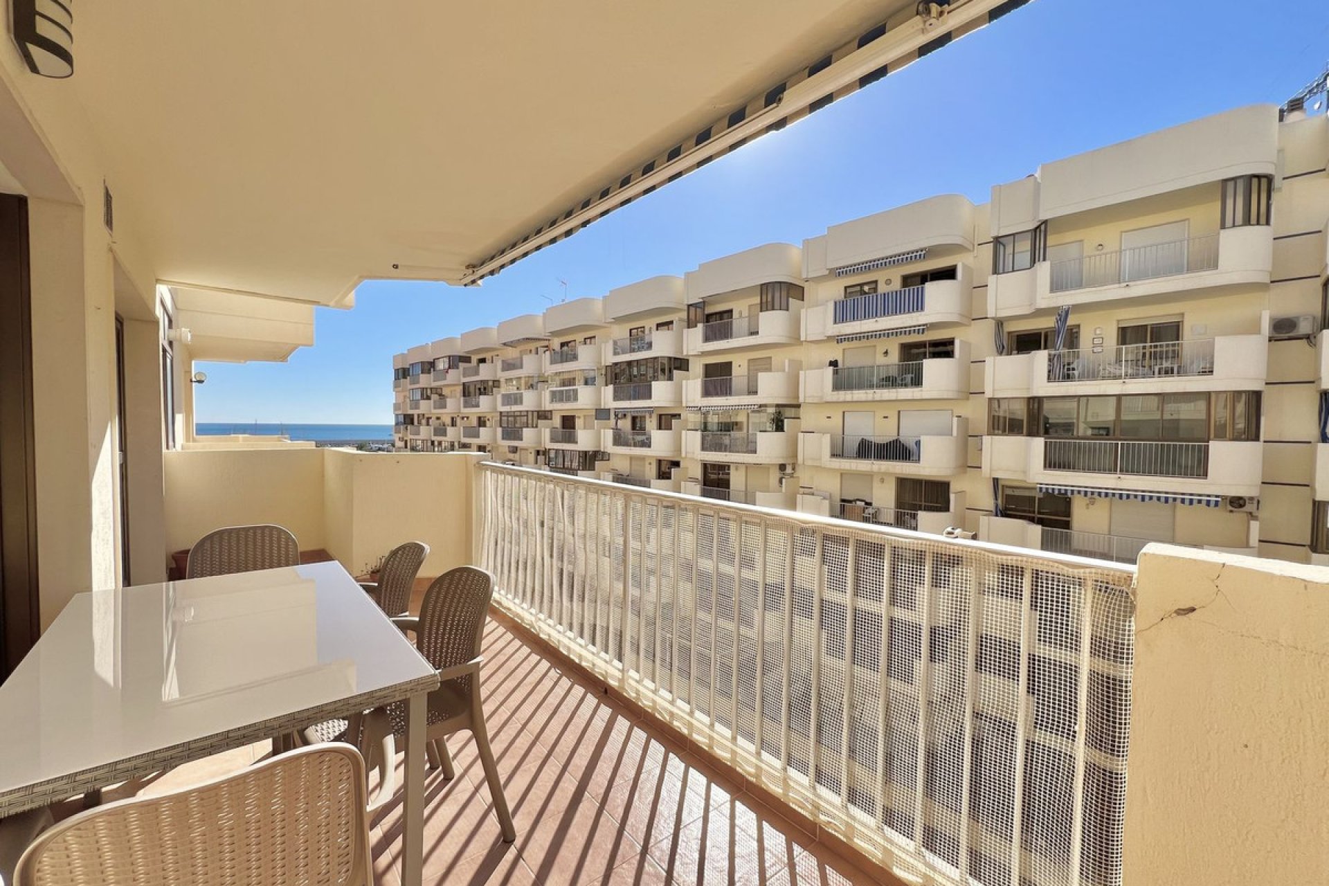 Resale - Apartment - Middle Floor Apartment - Fuengirola - Fuengirola Centro