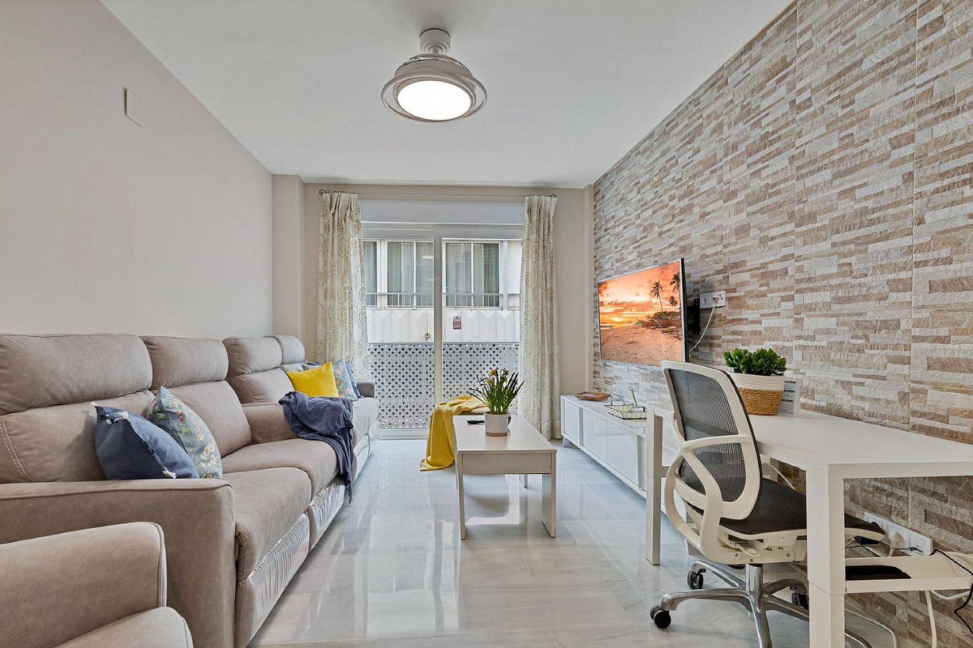 Resale - Apartment - Middle Floor Apartment - Fuengirola - Fuengirola Centro