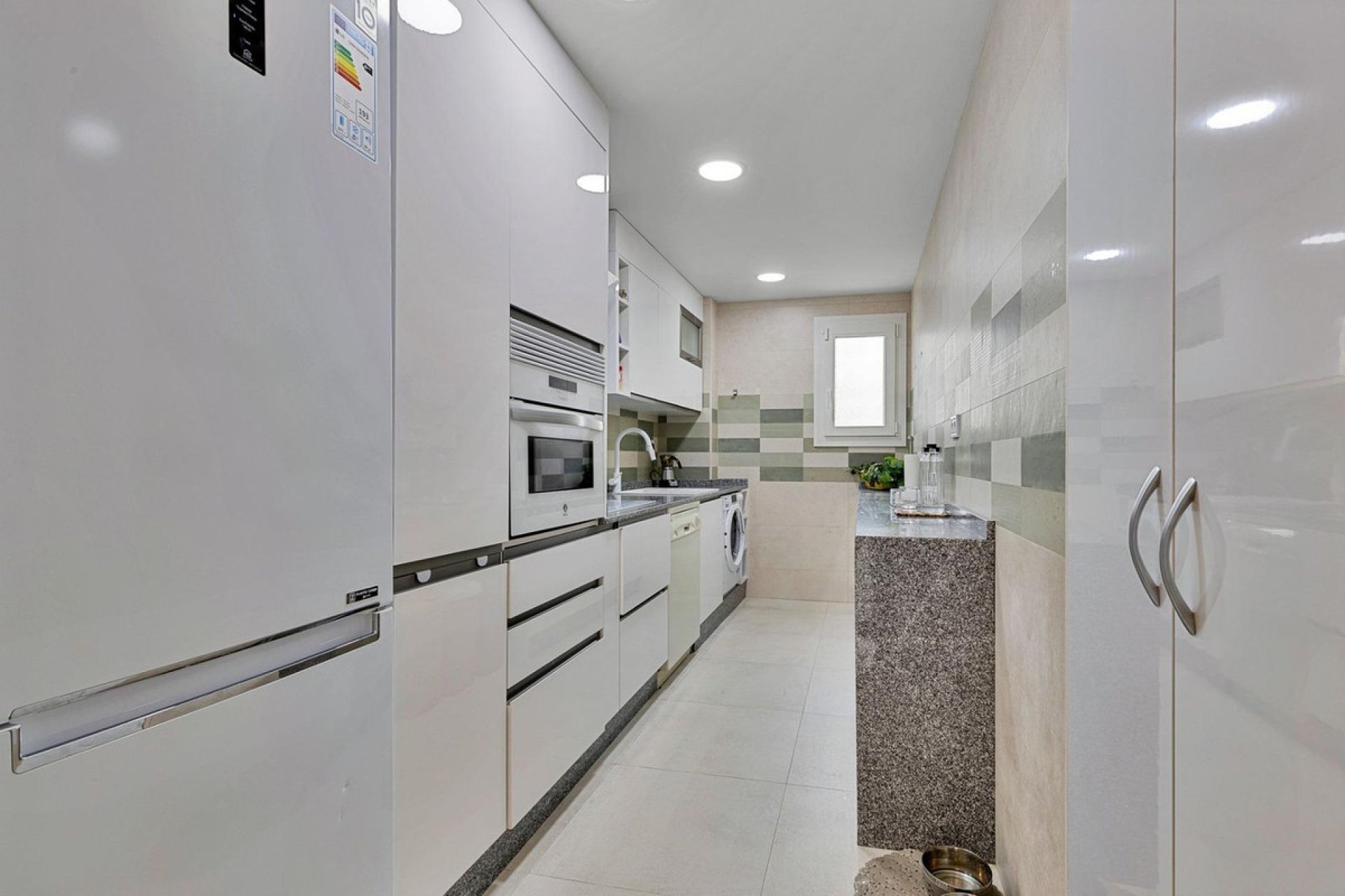 Resale - Apartment - Middle Floor Apartment - Fuengirola - Fuengirola Centro