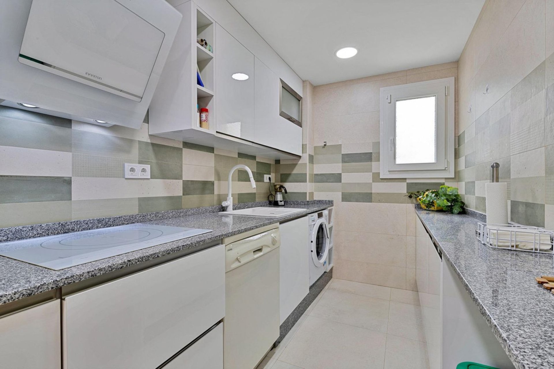 Resale - Apartment - Middle Floor Apartment - Fuengirola - Fuengirola Centro