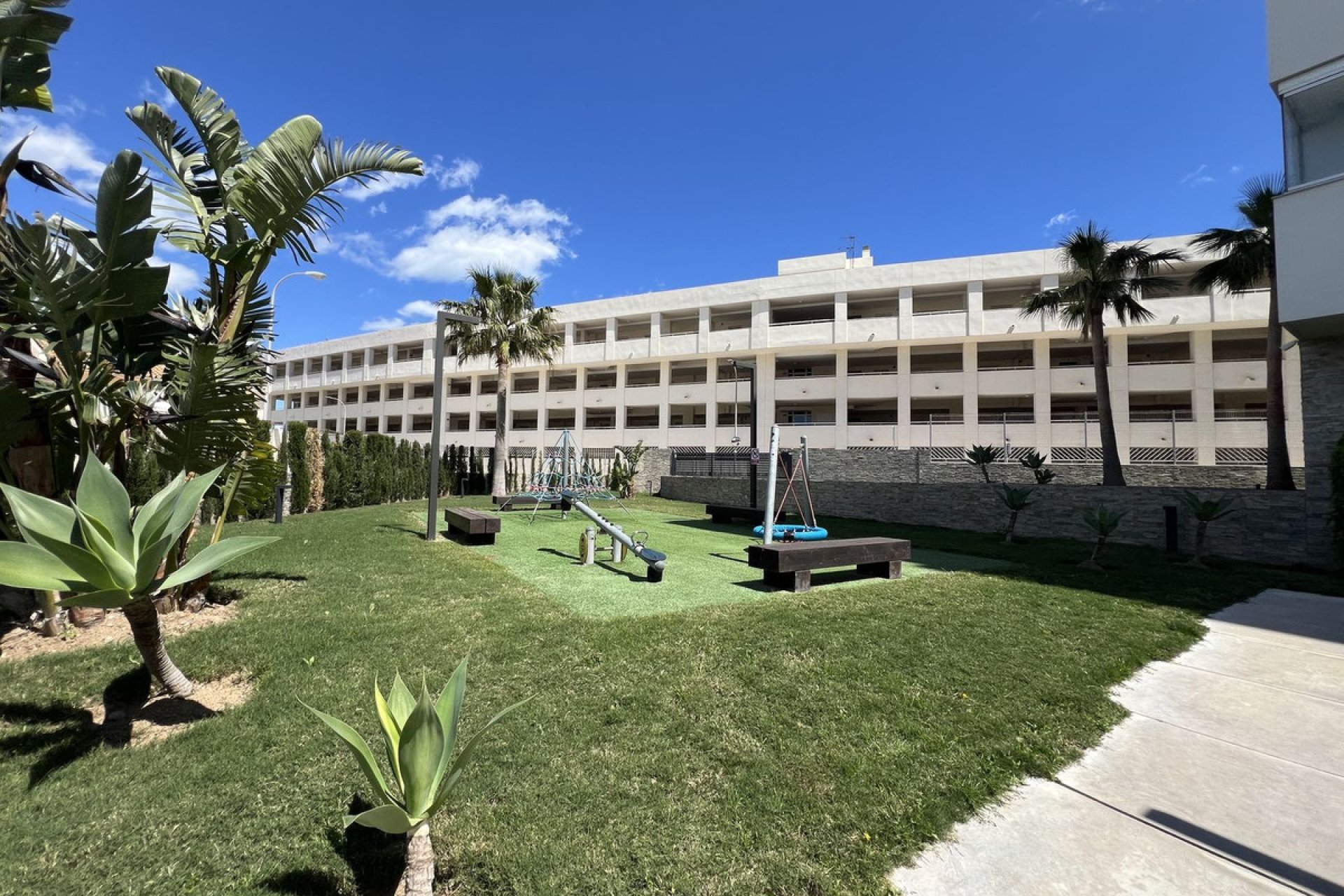 Resale - Apartment - Middle Floor Apartment - Fuengirola - Fuengirola Centro