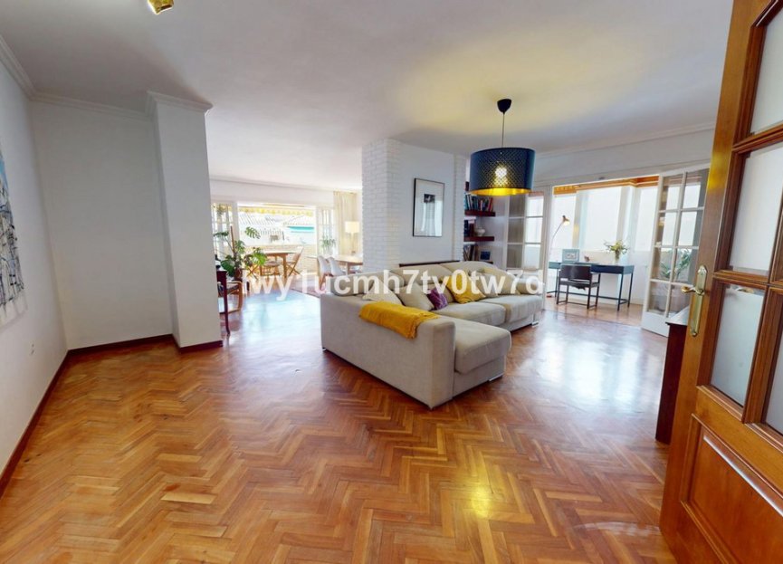Resale - Apartment - Middle Floor Apartment - Fuengirola - Fuengirola Centro