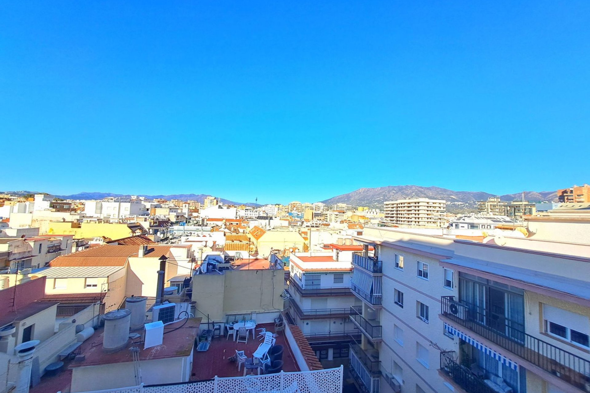 Resale - Apartment - Middle Floor Apartment - Fuengirola - Fuengirola Centro